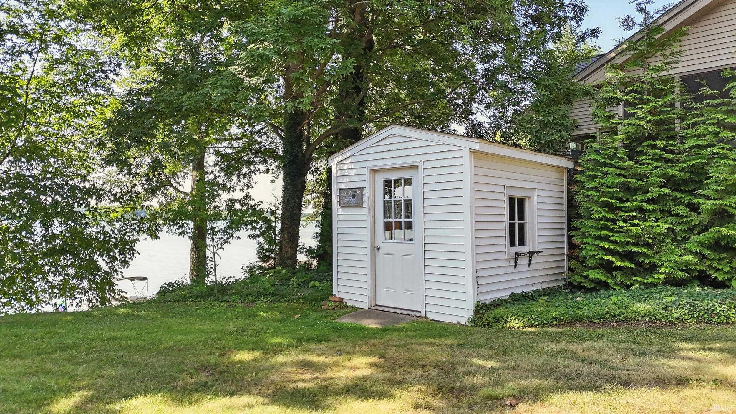 Photo 3 of 1130 E 455 S