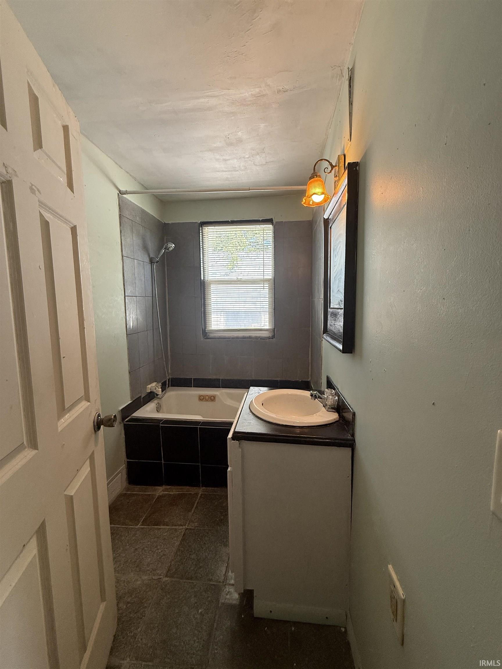 Photo 11 of 532 James Street