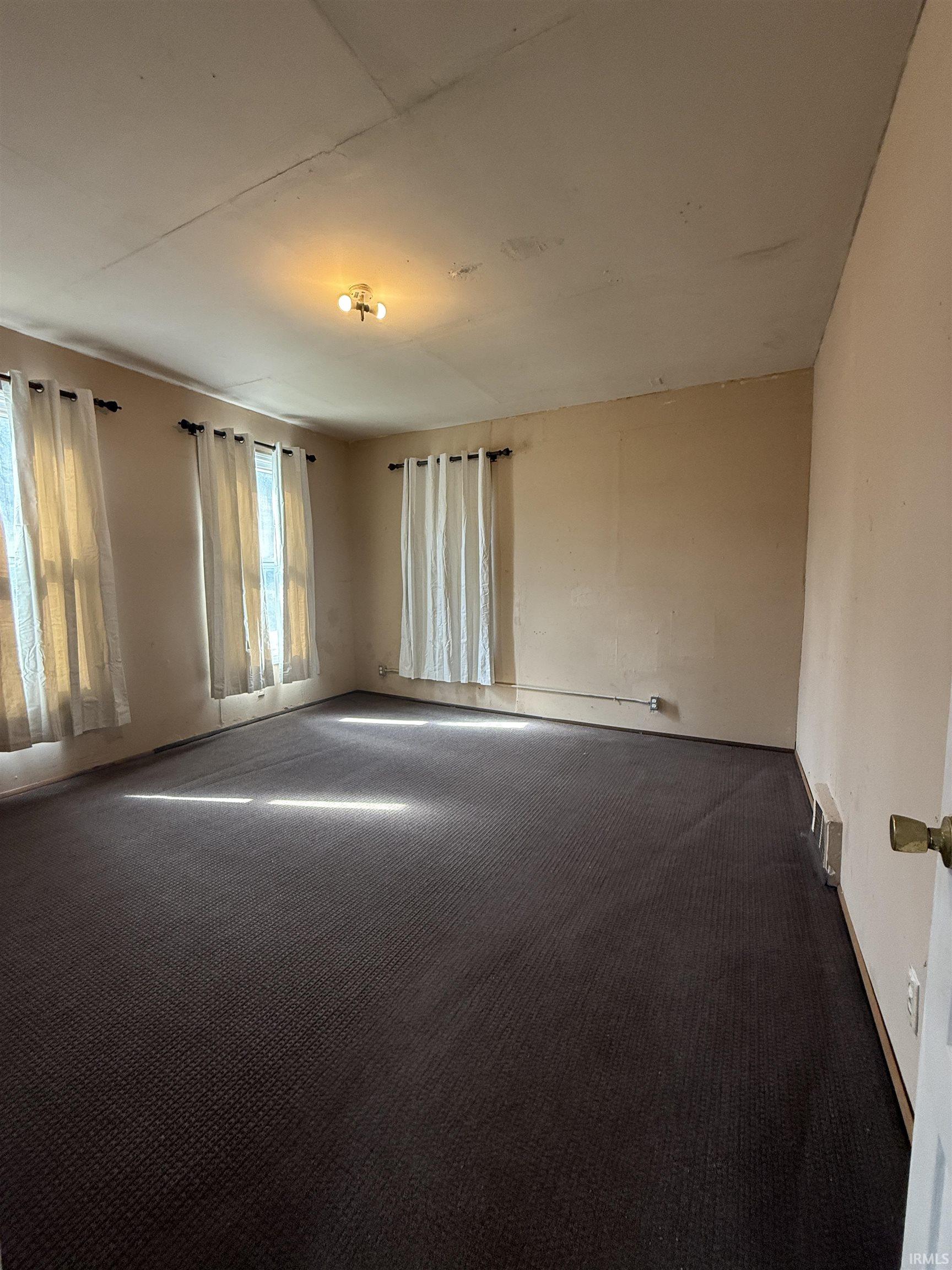 Photo 13 of 532 James Street