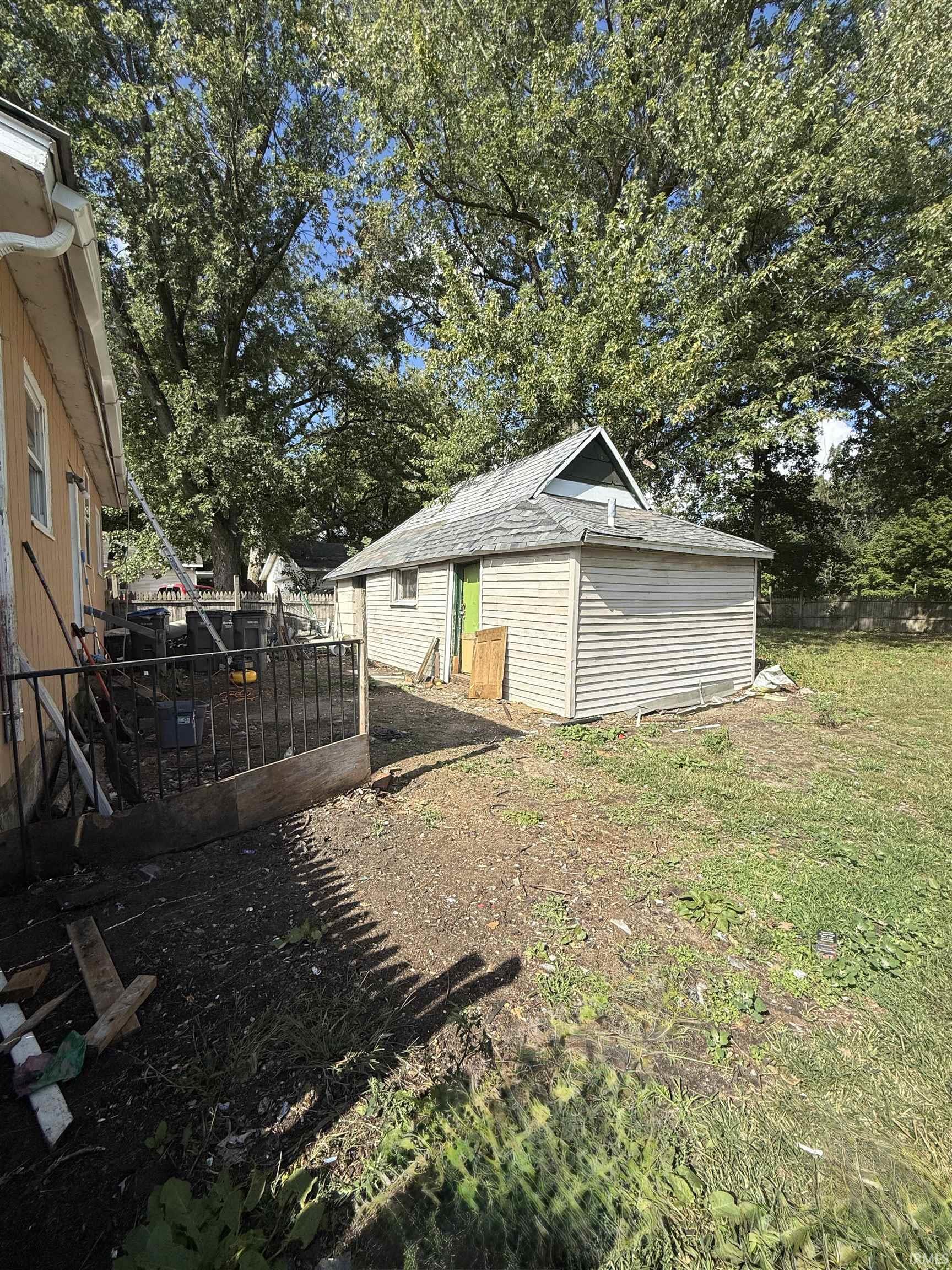 Photo 15 of 532 James Street