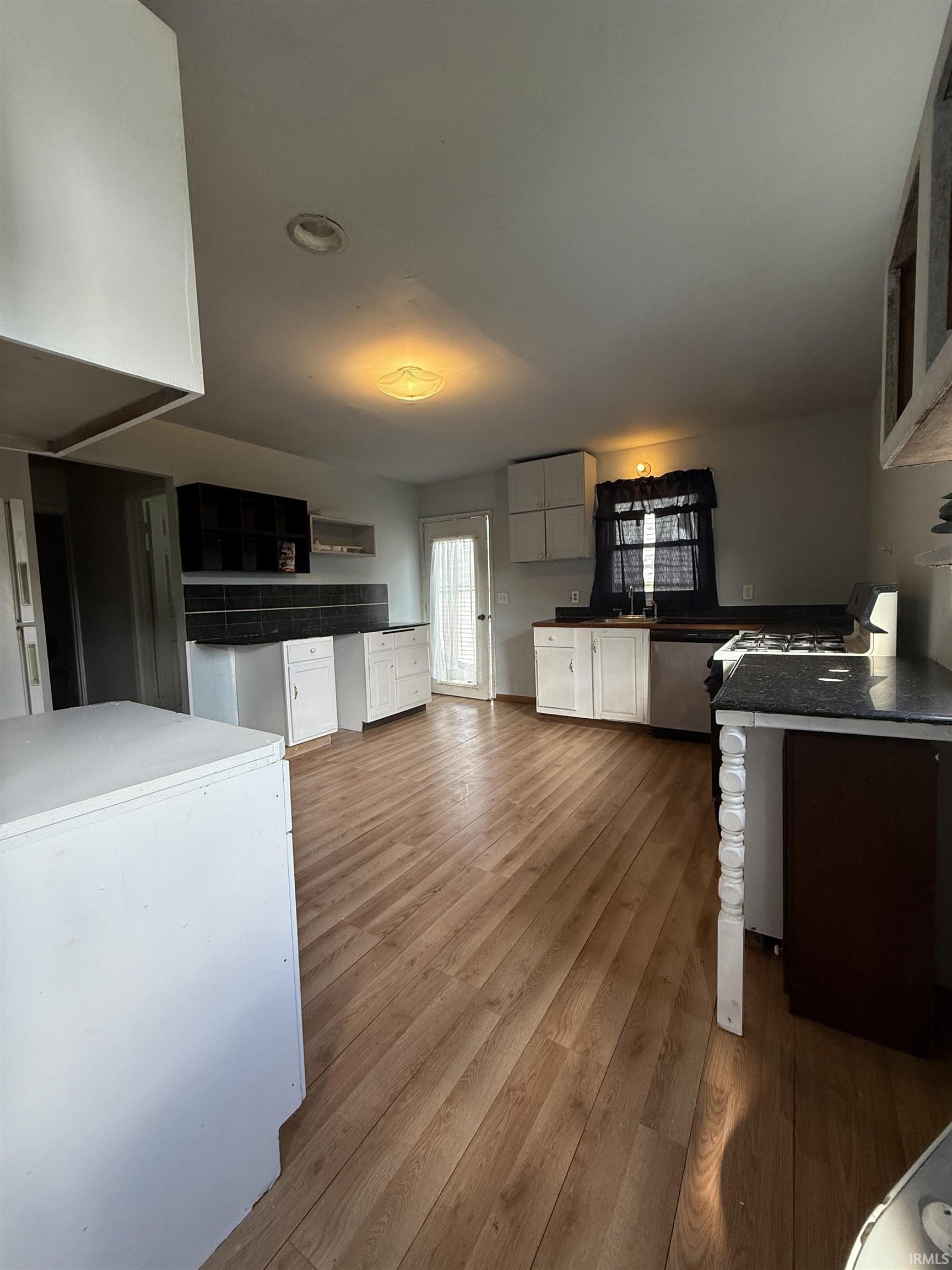 Photo 4 of 532 James Street