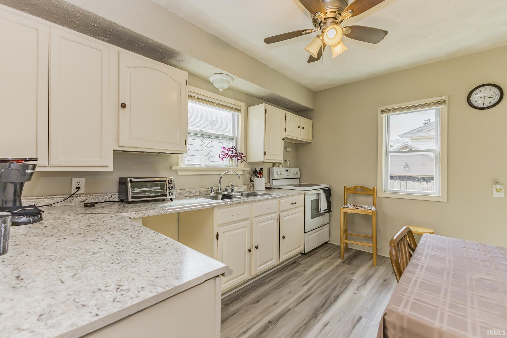 Photo 7 of 4522 S Calhoun Street