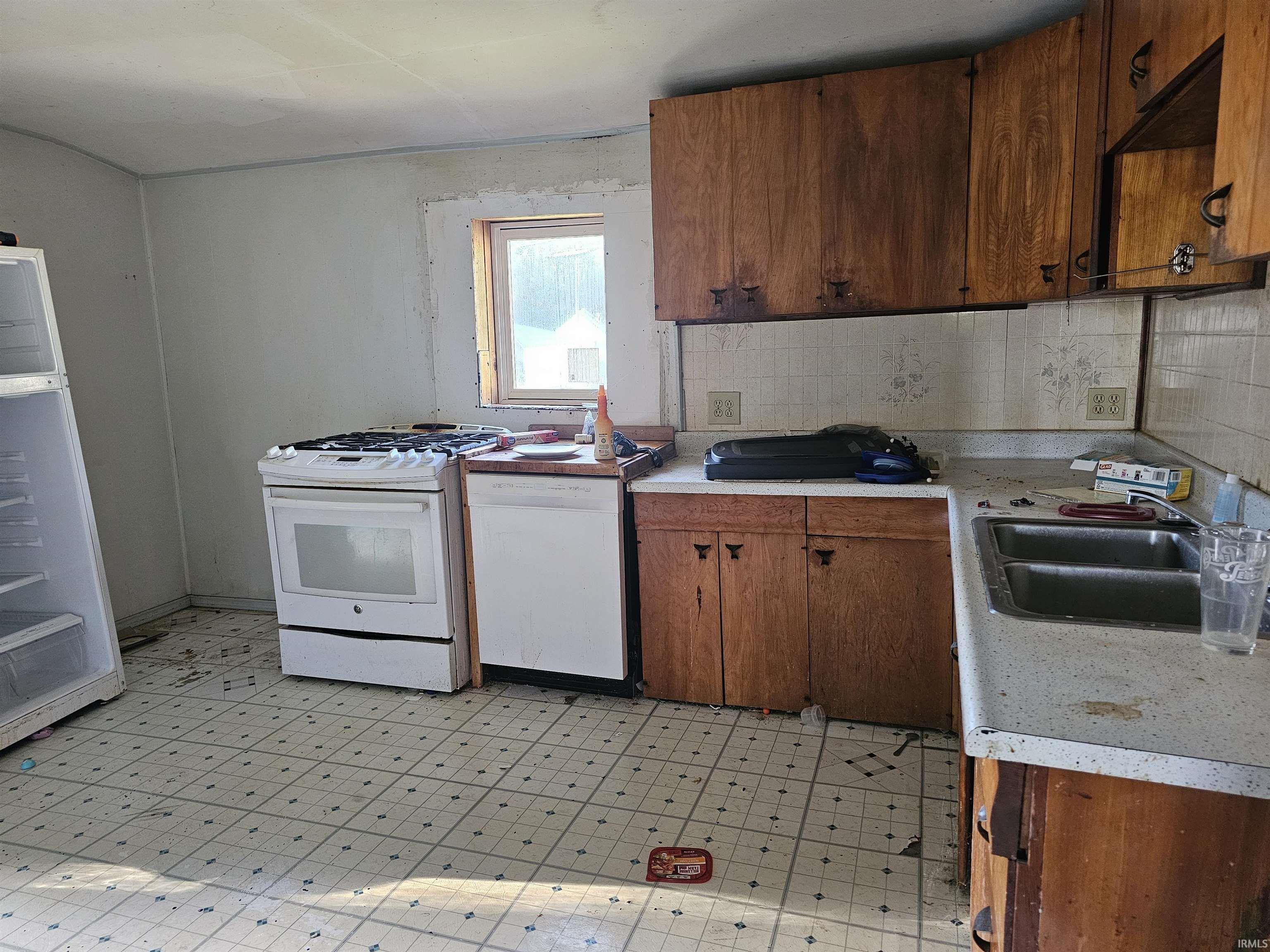 Homes for sale in Dunkirk, IN | 217 Lincoln Ave, Dunkirk, IN 47336 | MLS# 202539332