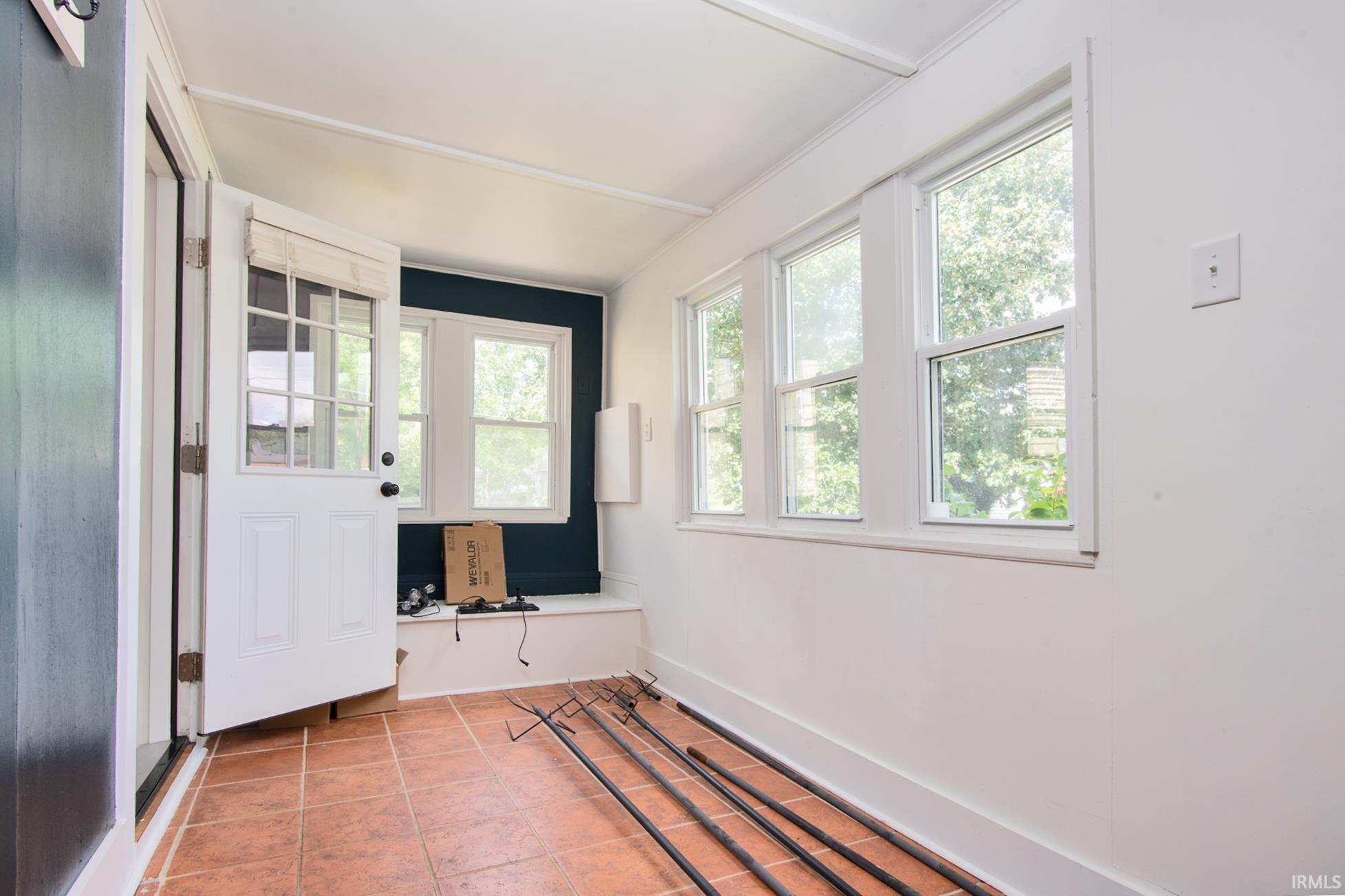 Photo 12 of 2521 Dodge Avenue