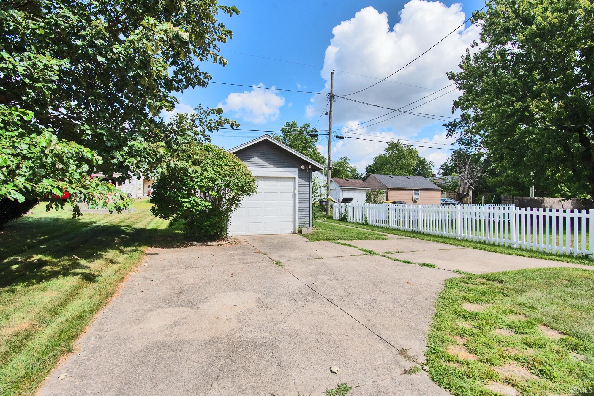 Photo 22 of 2521 Dodge Avenue