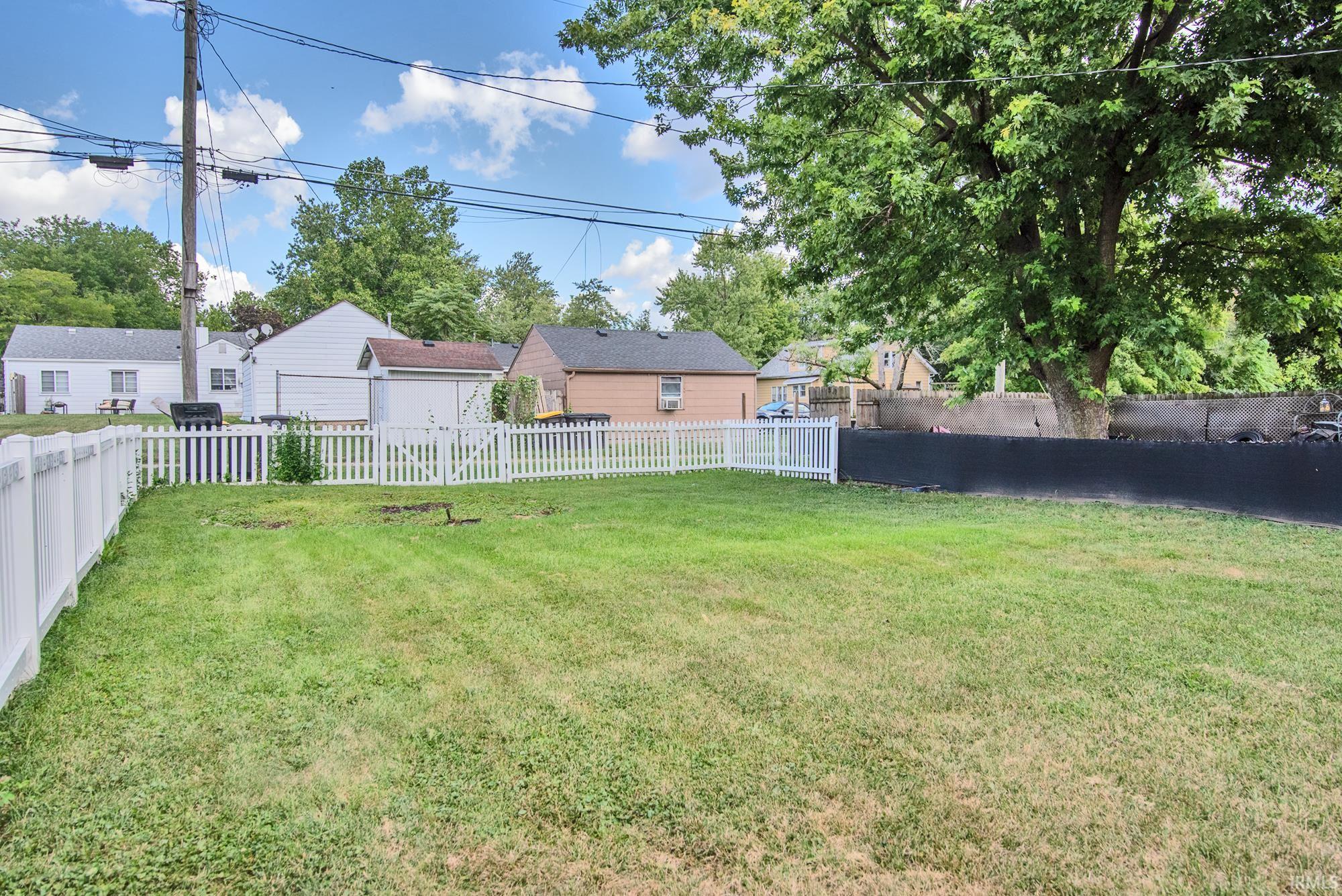 Photo 23 of 2521 Dodge Avenue