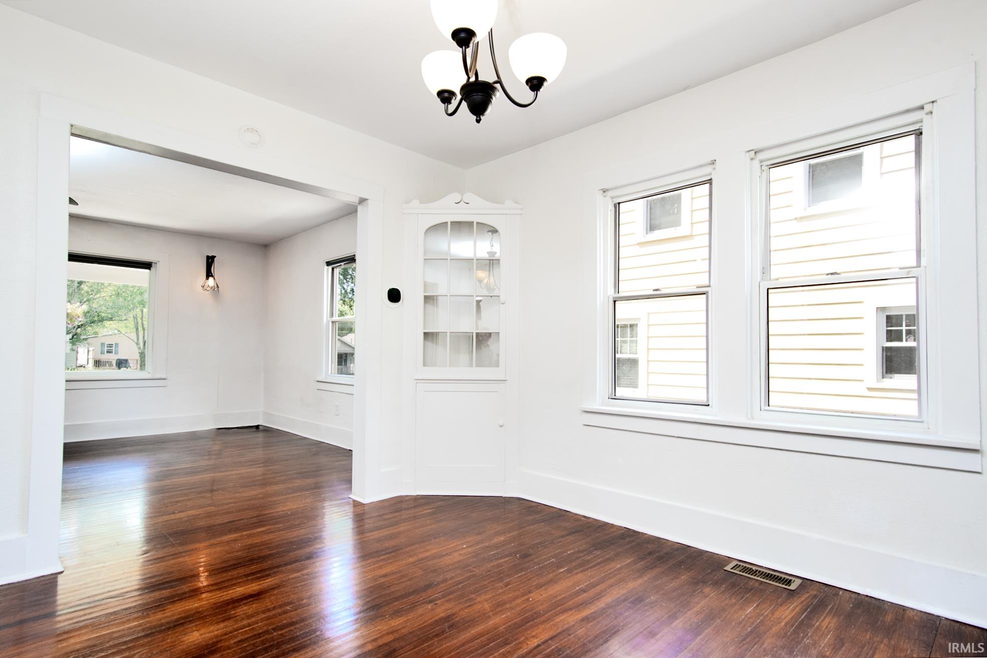 Photo 5 of 2521 Dodge Avenue