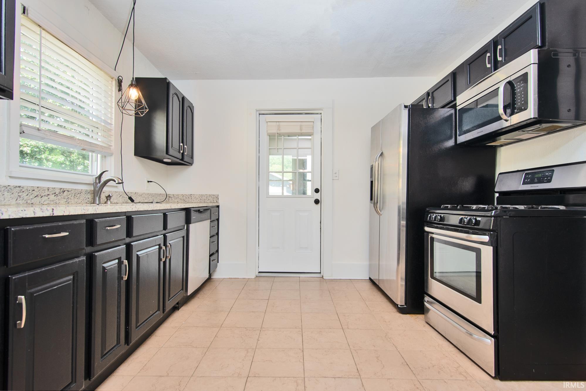 Photo 7 of 2521 Dodge Avenue