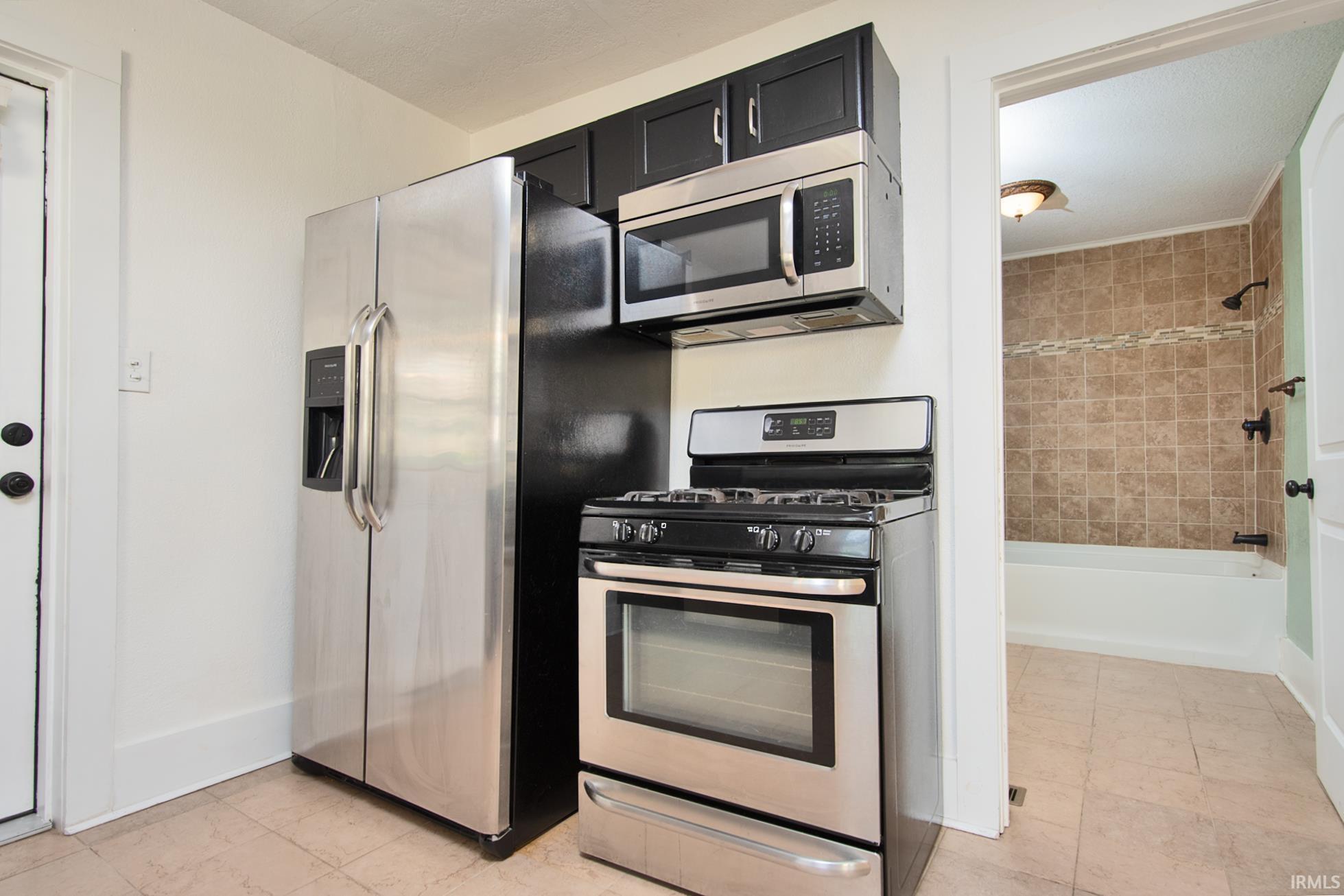 Photo 8 of 2521 Dodge Avenue