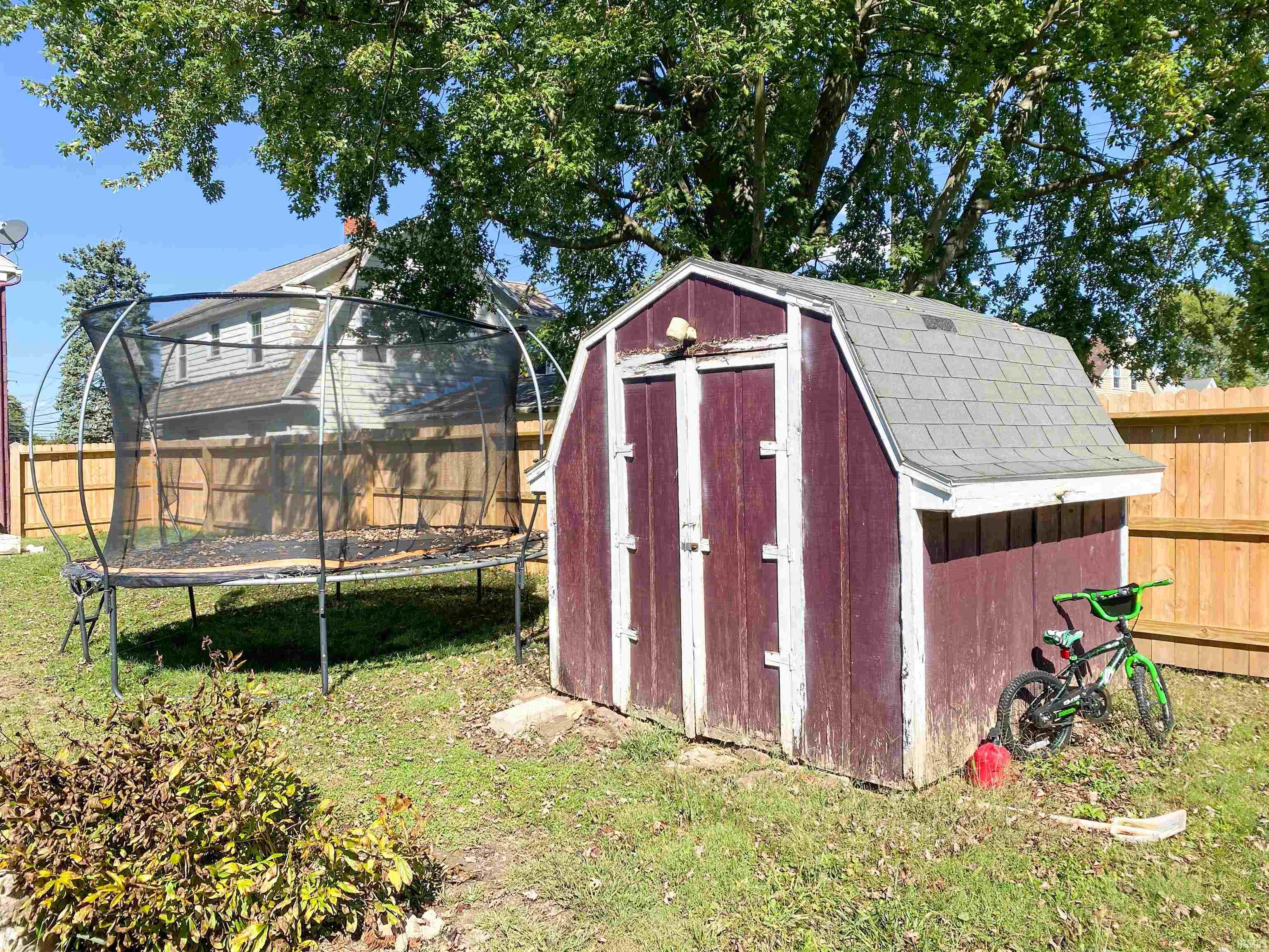 Homes for sale in Winchester, IN | 424 E South St, Winchester, IN 47394 | MLS# 202539366