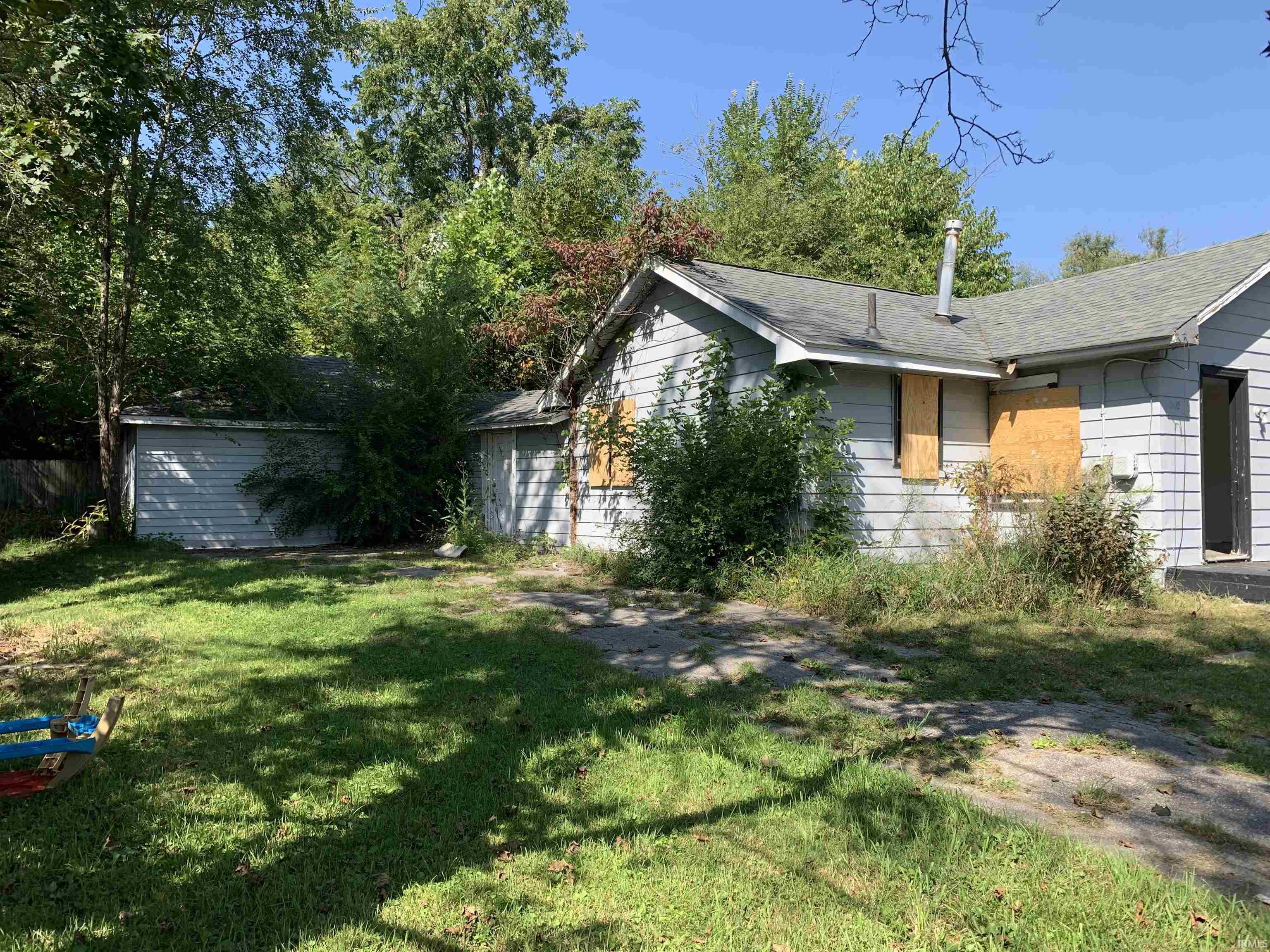 Homes for sale in South Bend, IN | 2143 N Johnson St, South Bend, IN 46628 | MLS# 202539406