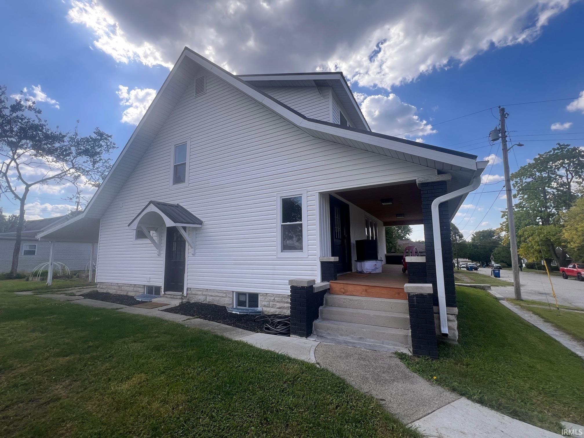 Homes for sale in Bedford, IN | 1526 11Th St, Bedford, IN 47421 | MLS# 202539443