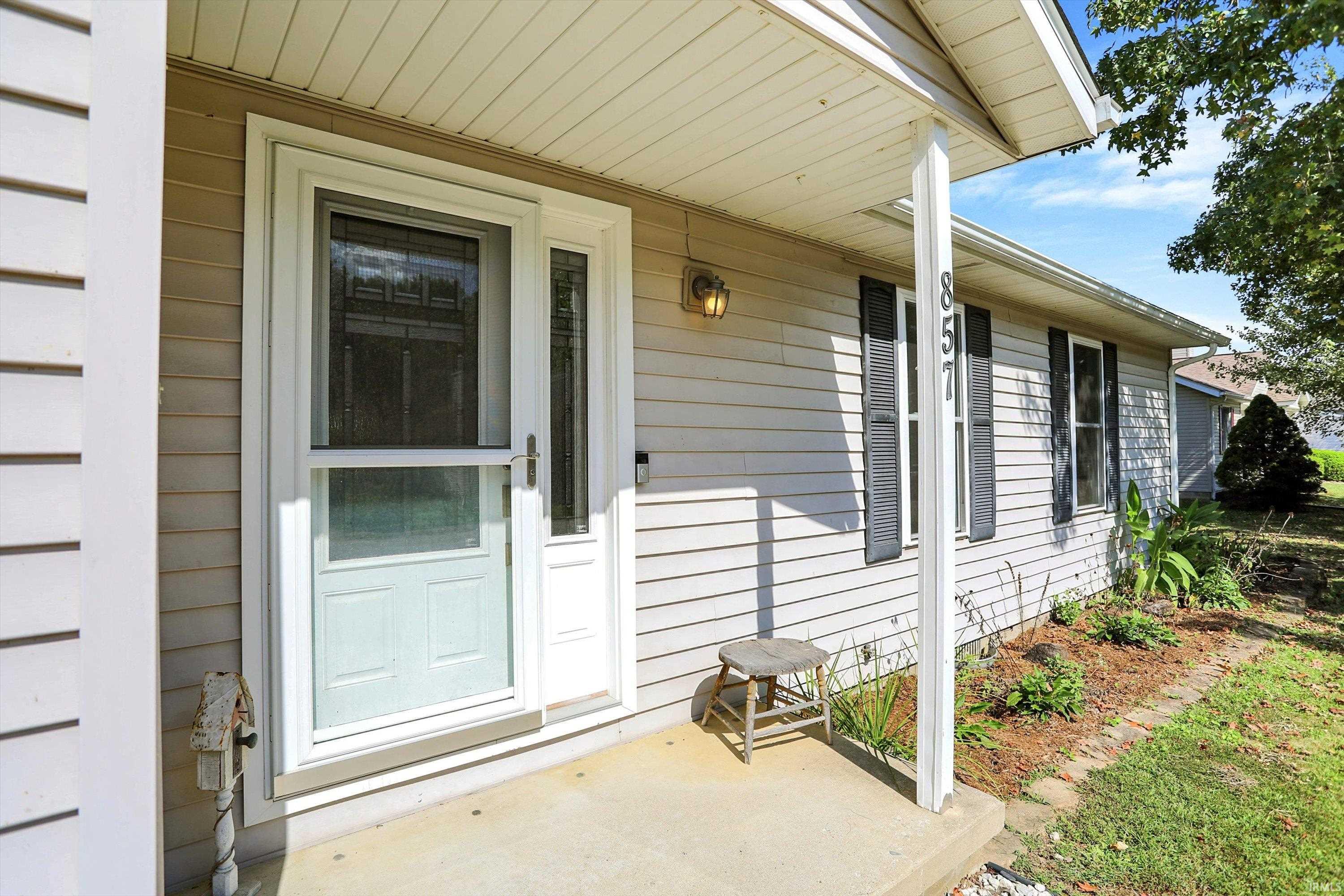 Homes for sale in Ellettsville, IN | 857 E Meadowlands Dr, Ellettsville, IN 47429 | MLS# 202539532