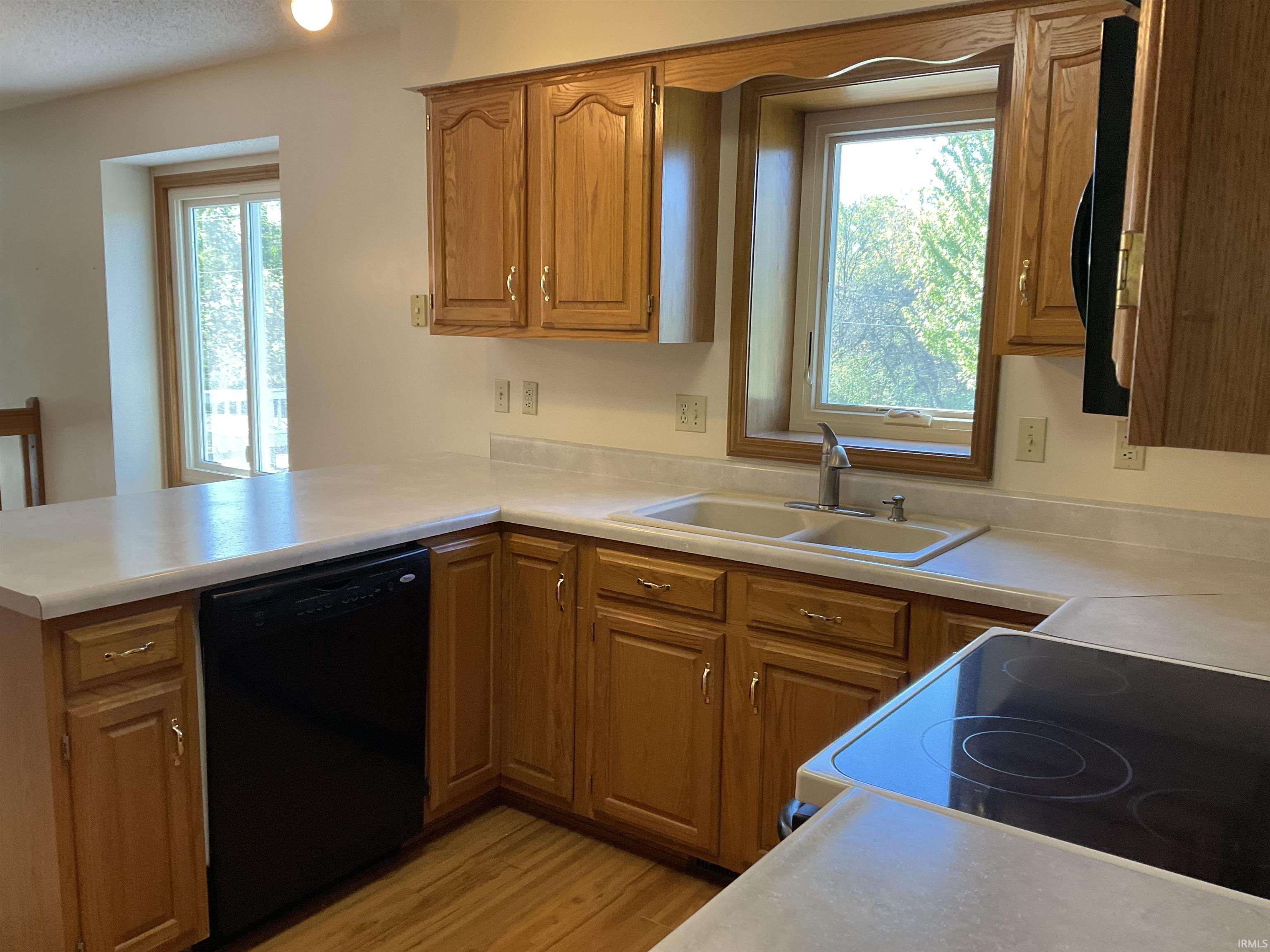 Photo 4 of 9930 Valley Vista Place