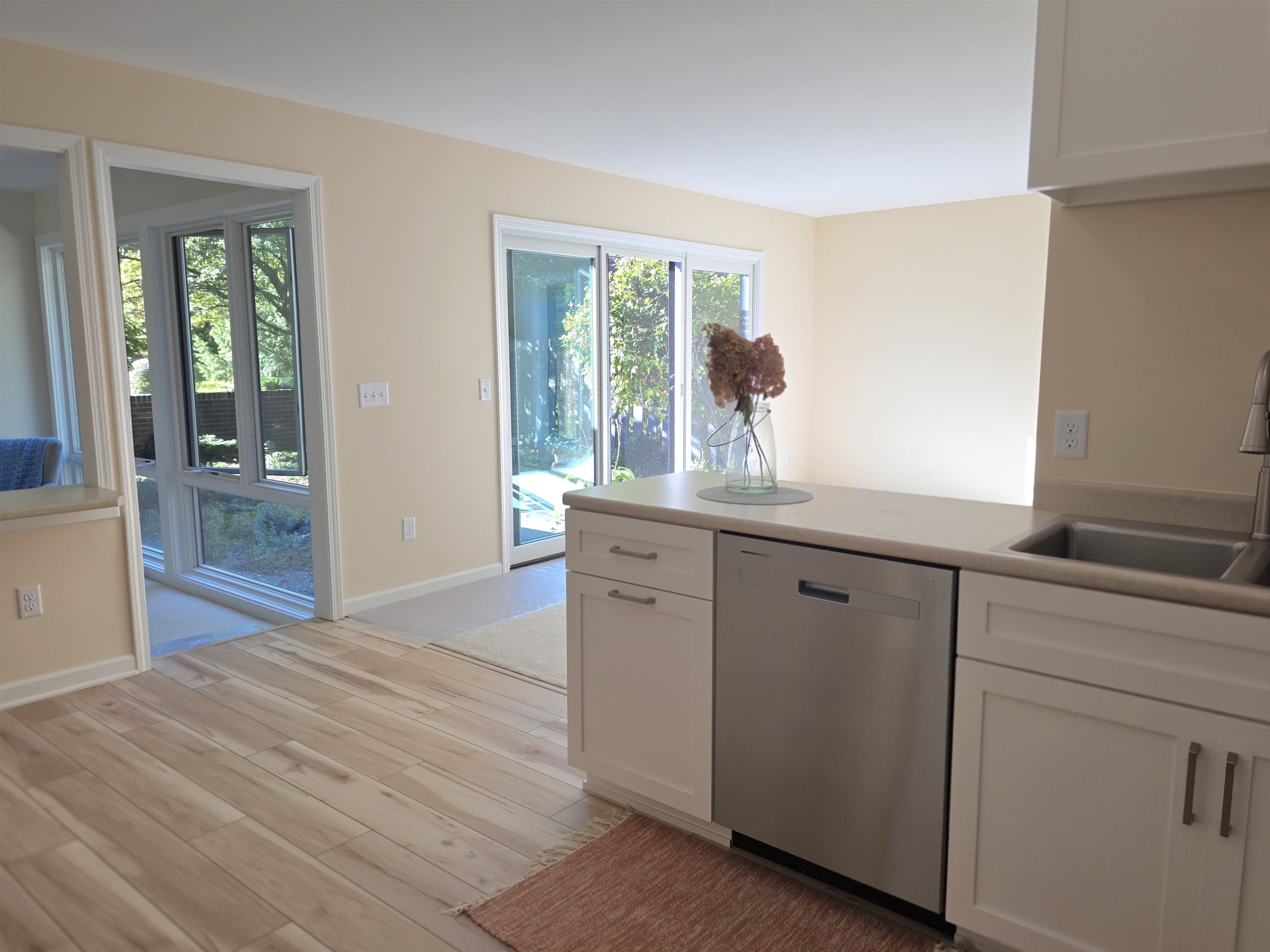 Photo 14 of 9523 Ledgewood Court