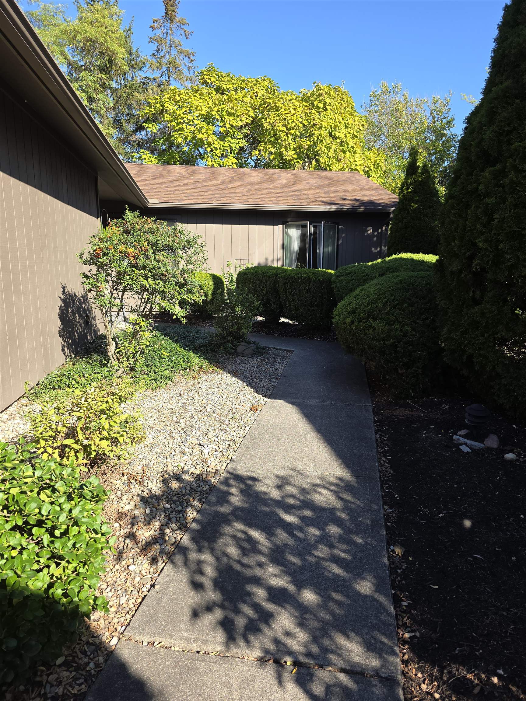 Photo 2 of 9523 Ledgewood Court