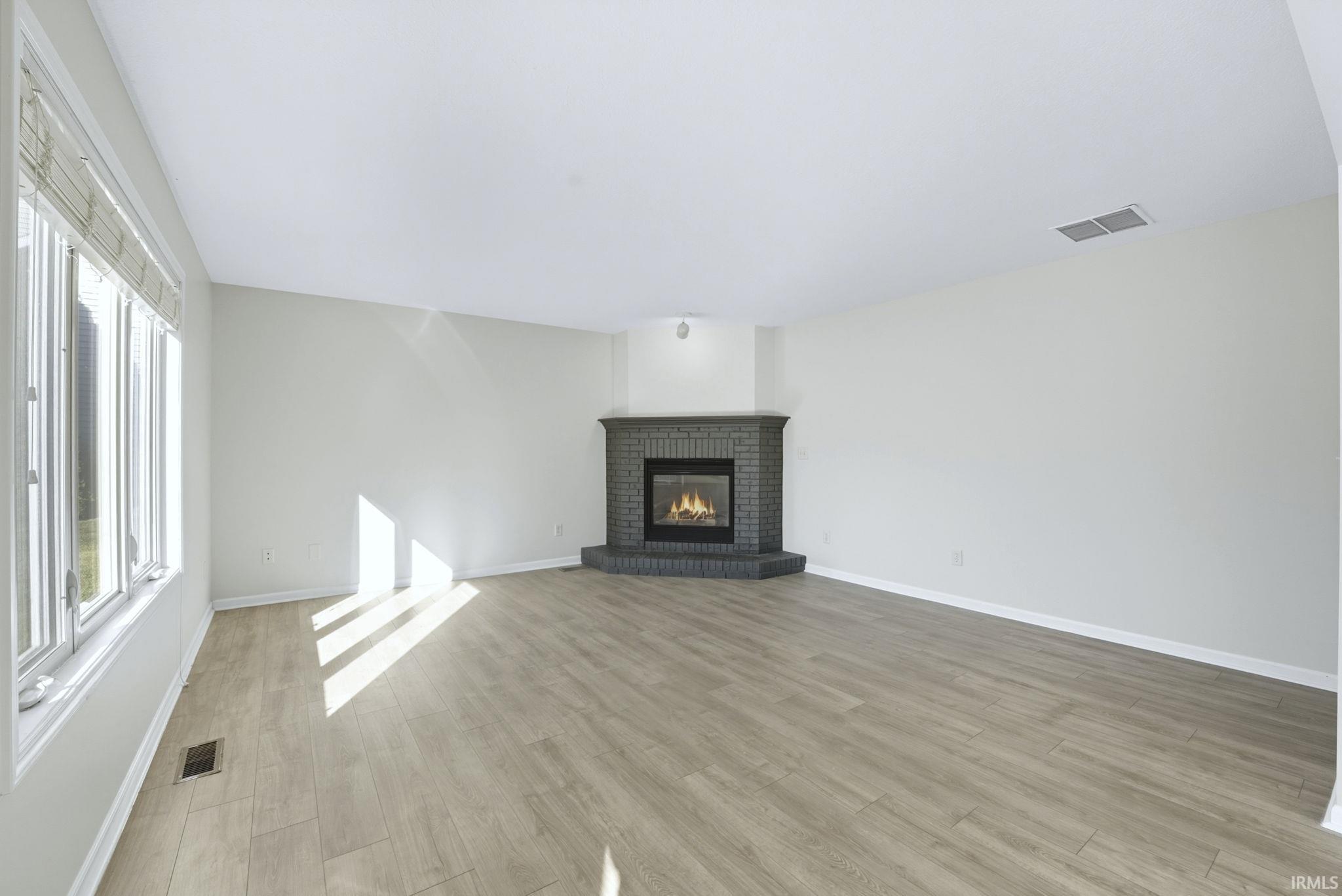 Photo 15 of 2004 Millennium Crossing