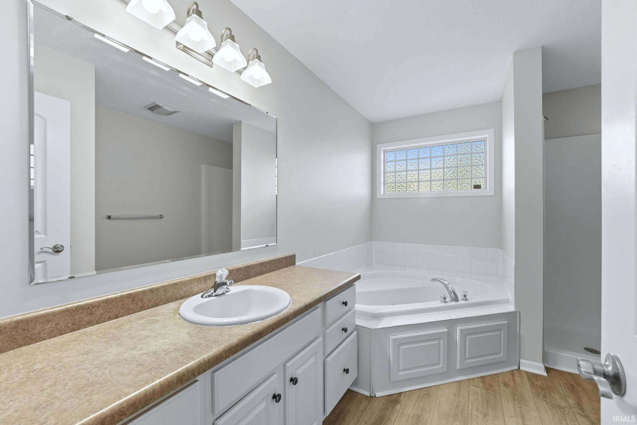 Photo 22 of 2004 Millennium Crossing