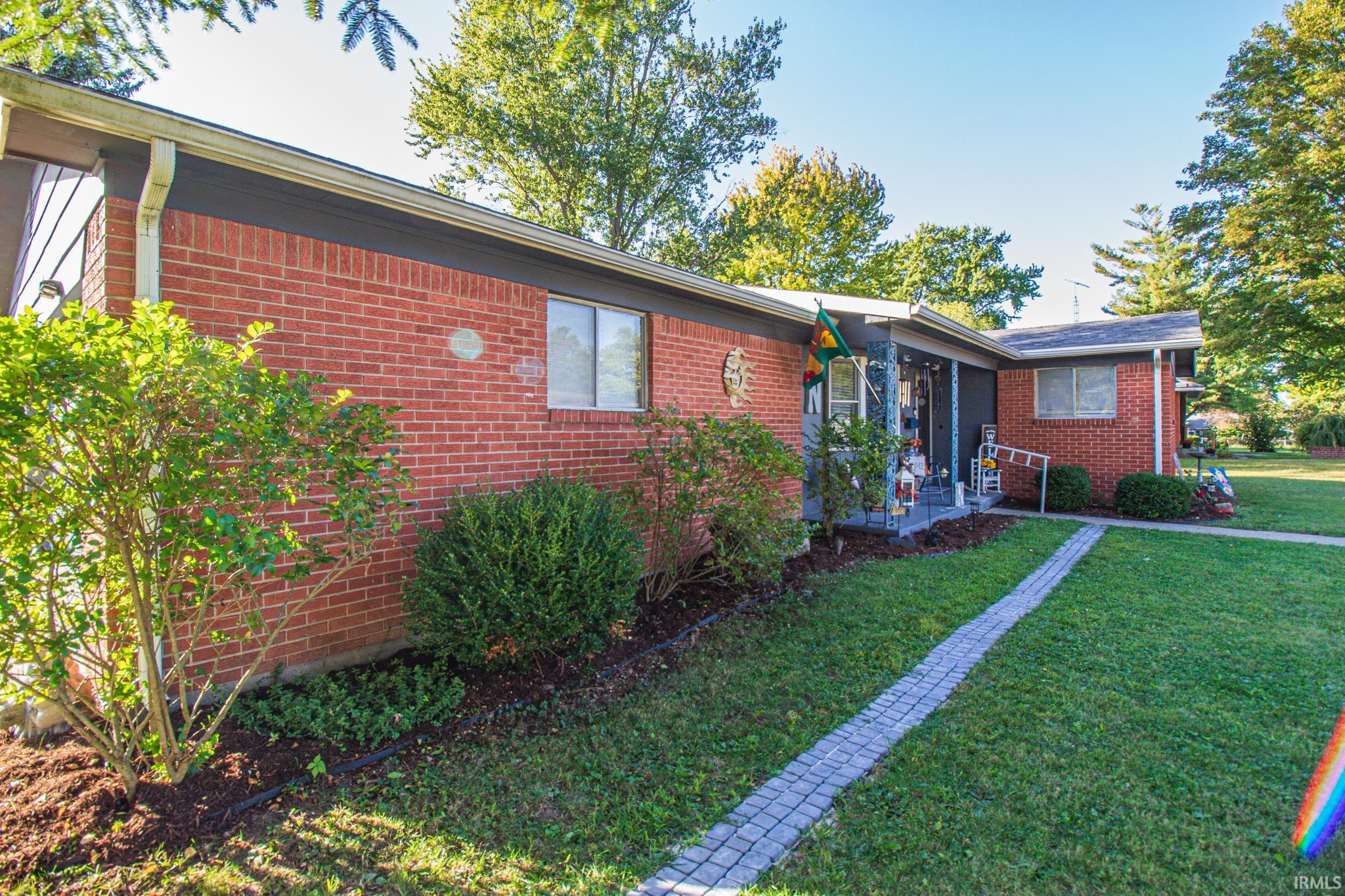 Homes for sale in Winchester, IN | 501 Maple St, Winchester, IN 47394 | MLS# 202539708