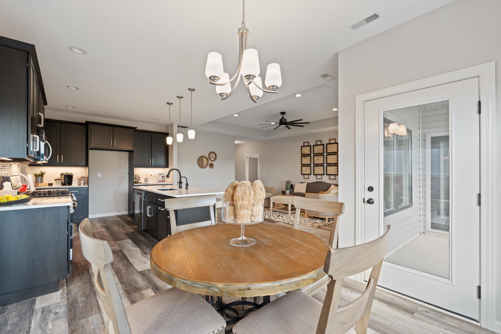 Photo 10 of 150 Wagon Wheel Drive