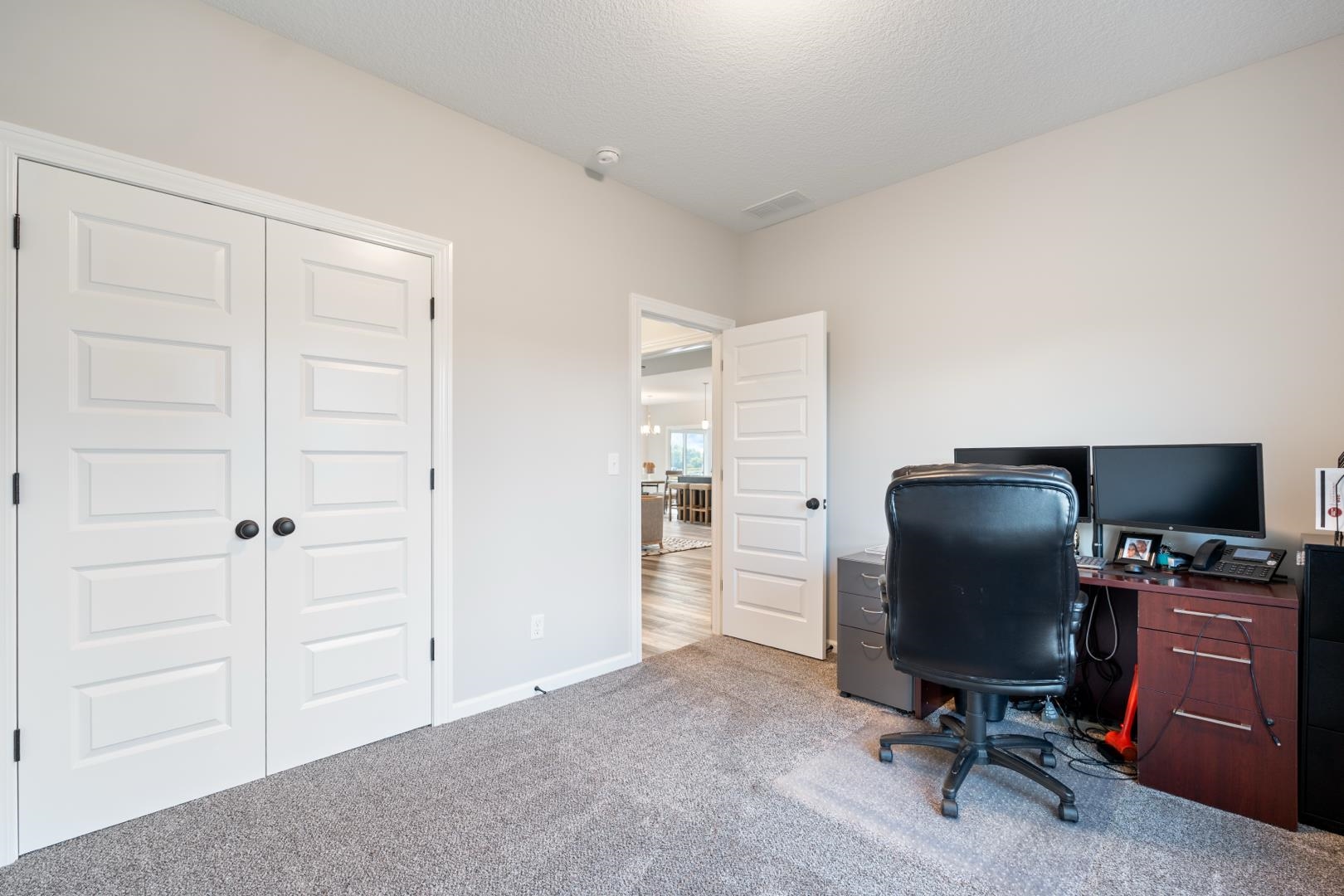 Photo 25 of 150 Wagon Wheel Drive