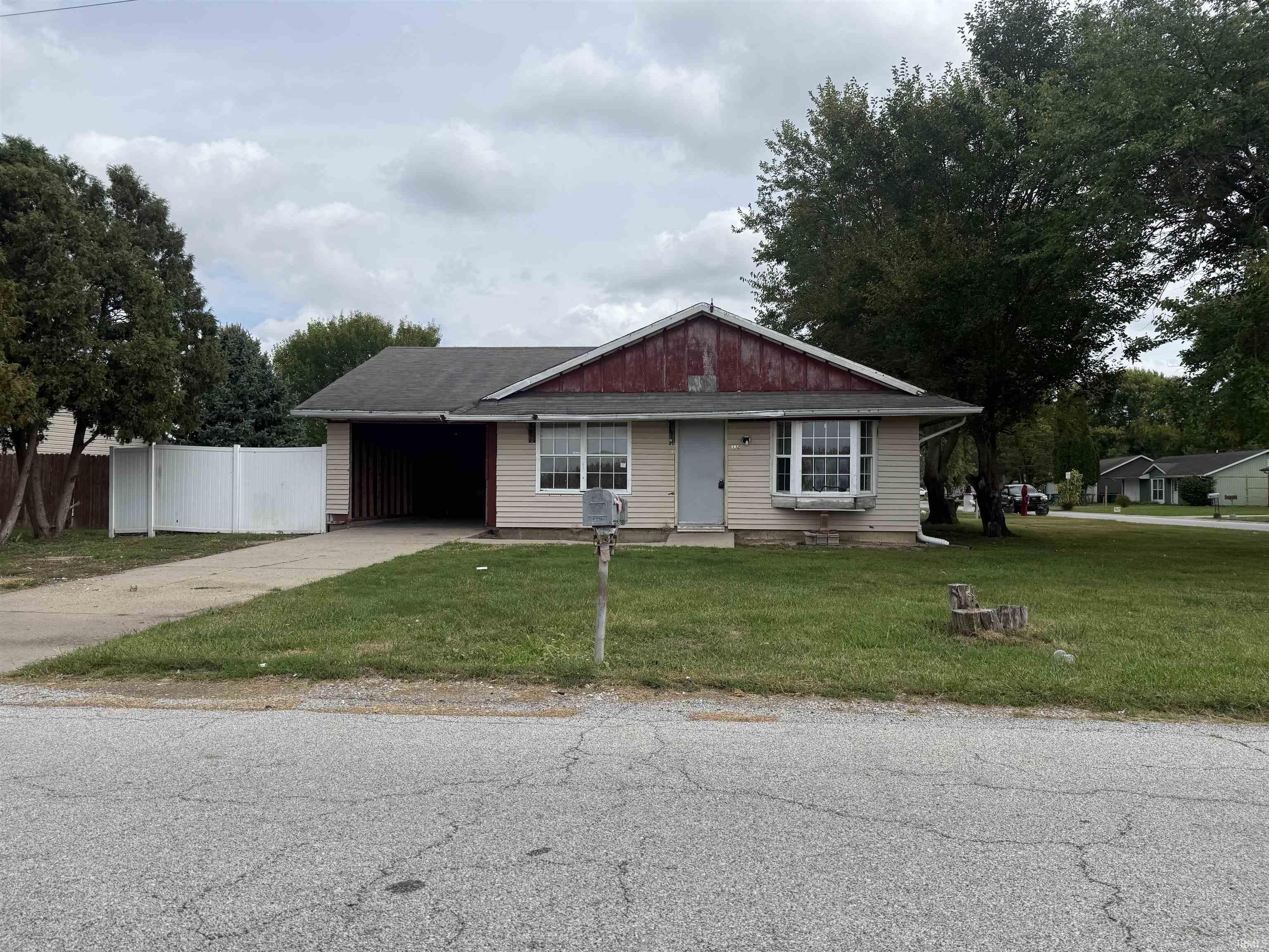 Homes for sale in Otterbein, IN | 305 Maddox St, Otterbein, IN 47970 | MLS# 202539815