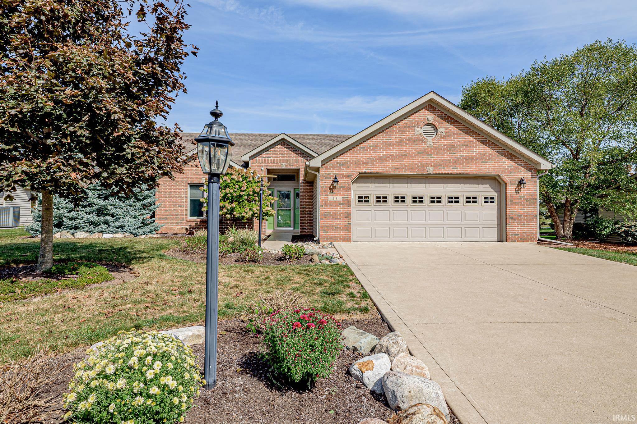 313 S Eagle Glen Trail