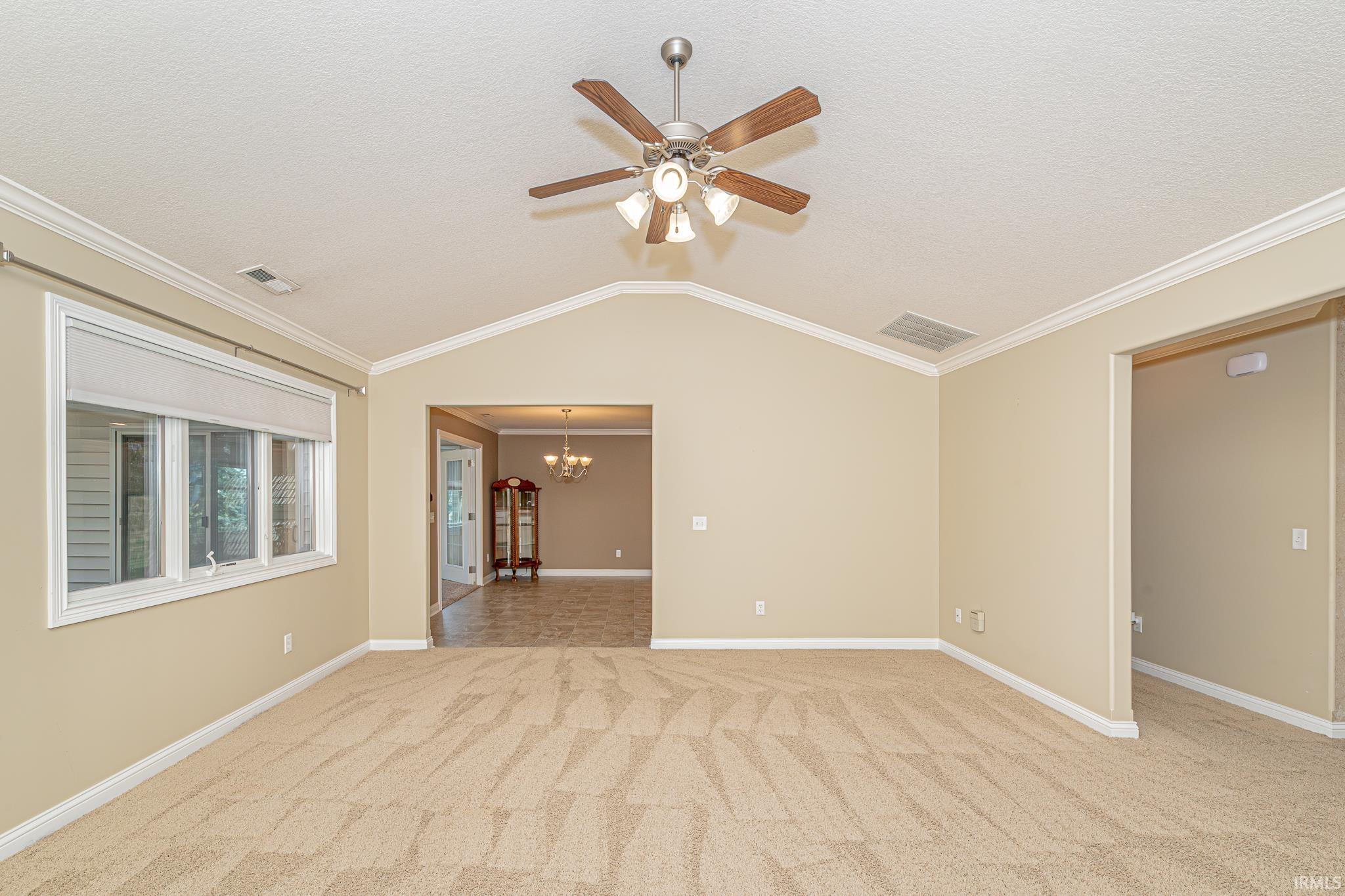313 S Eagle Glen Trail