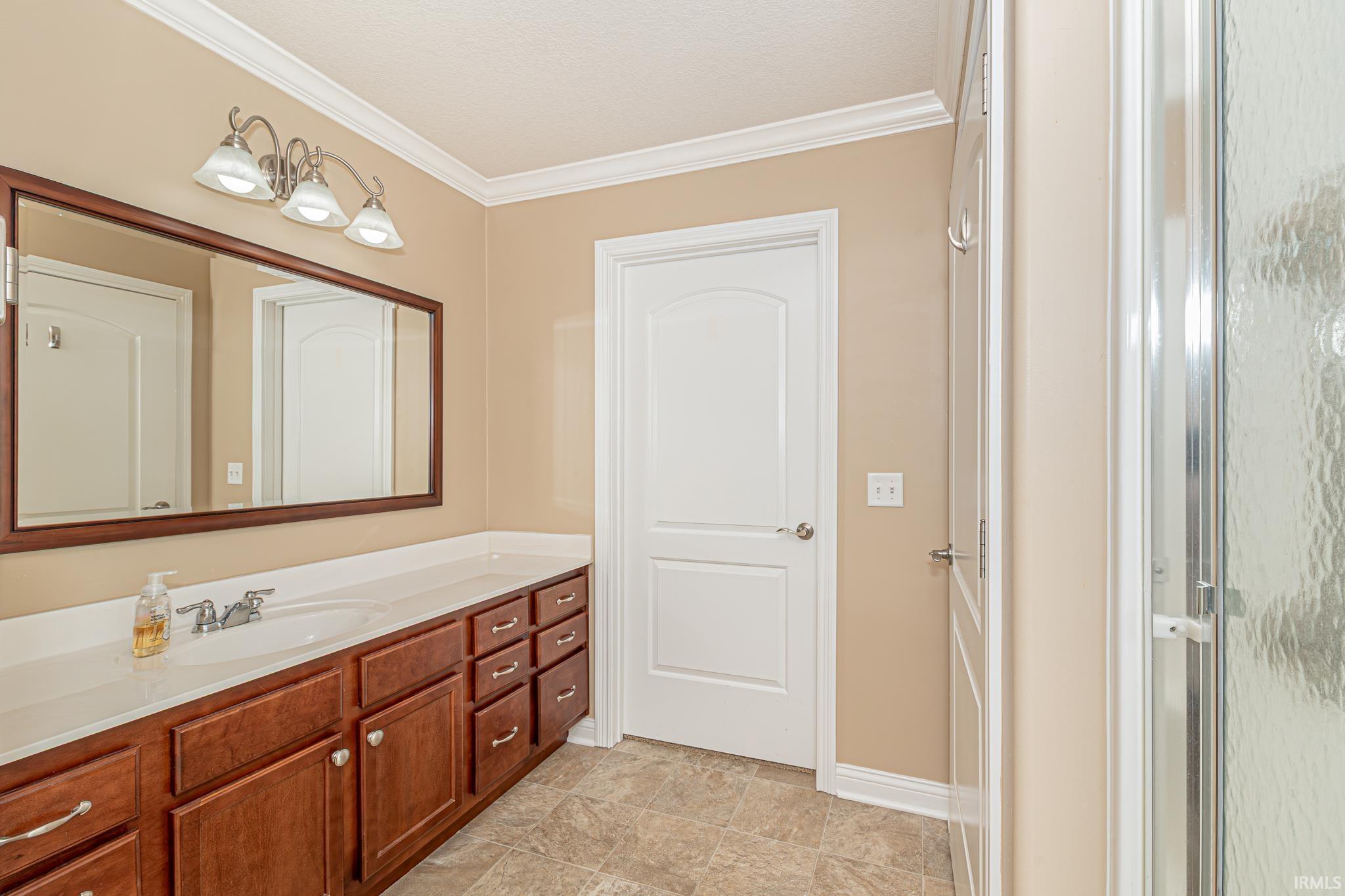 313 S Eagle Glen Trail