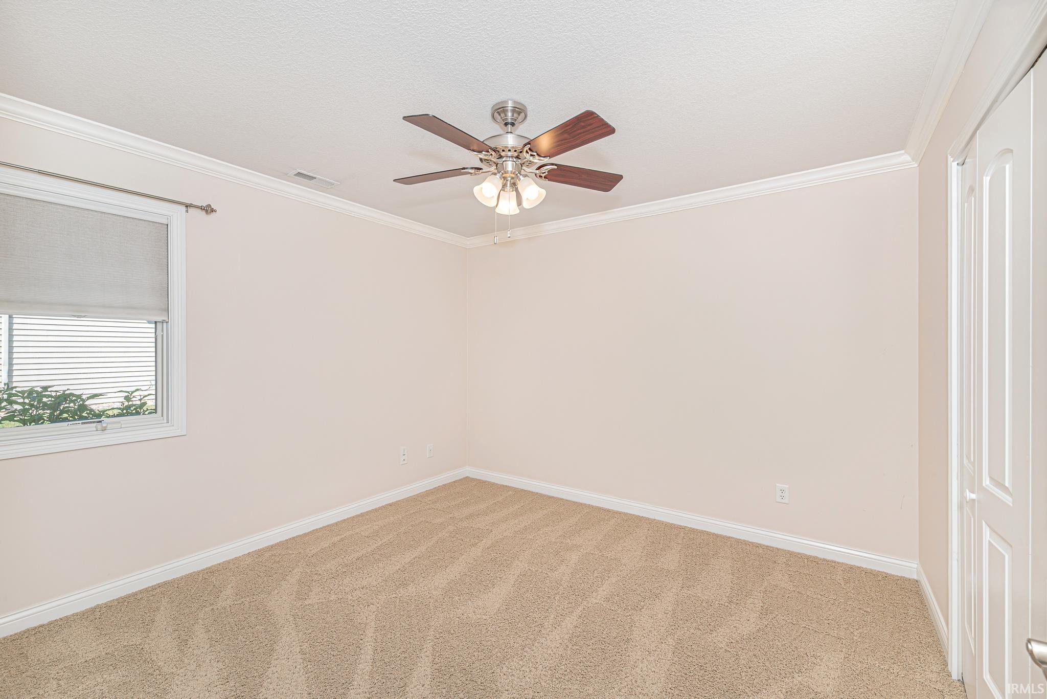 313 S Eagle Glen Trail