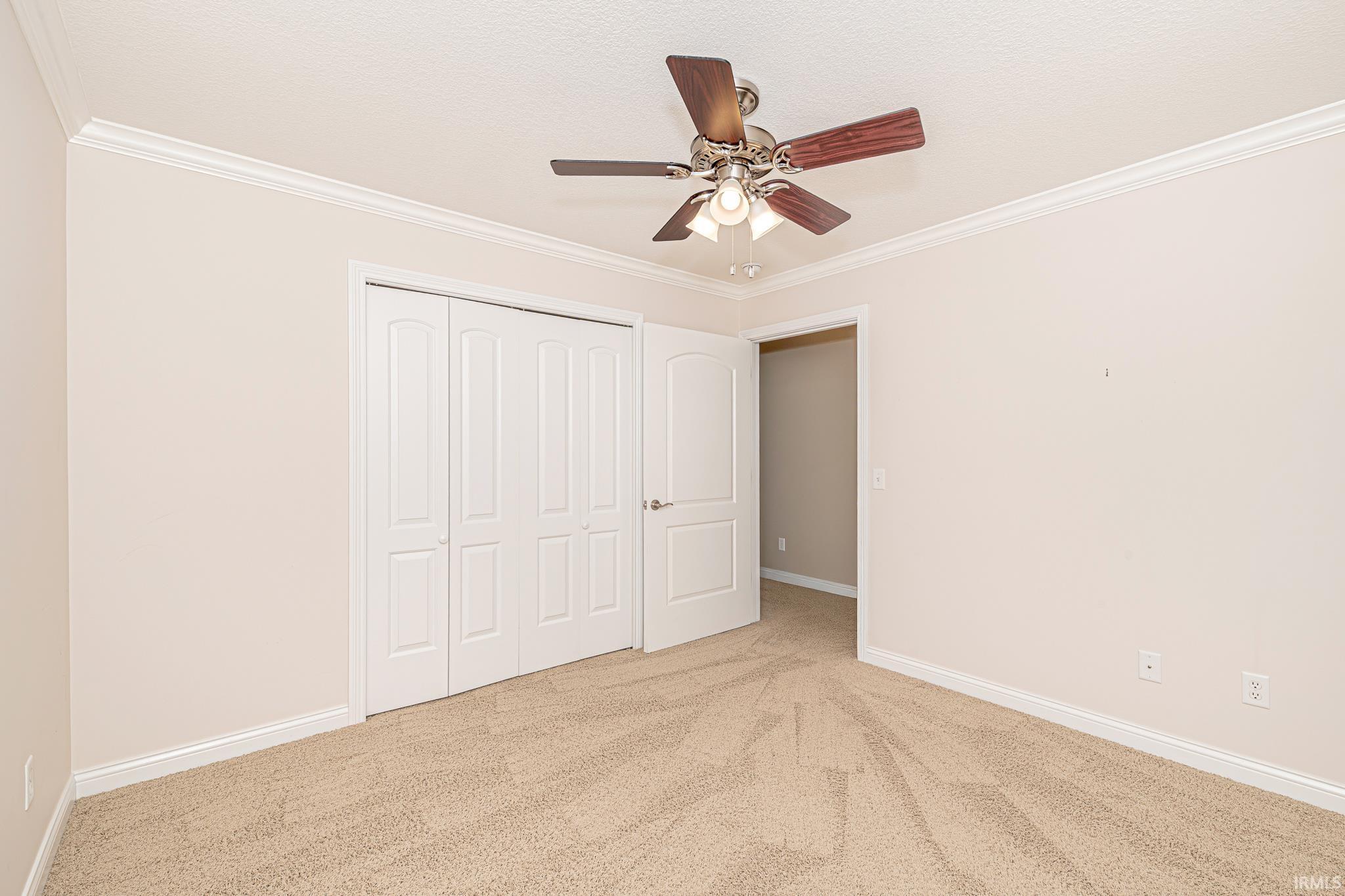 313 S Eagle Glen Trail