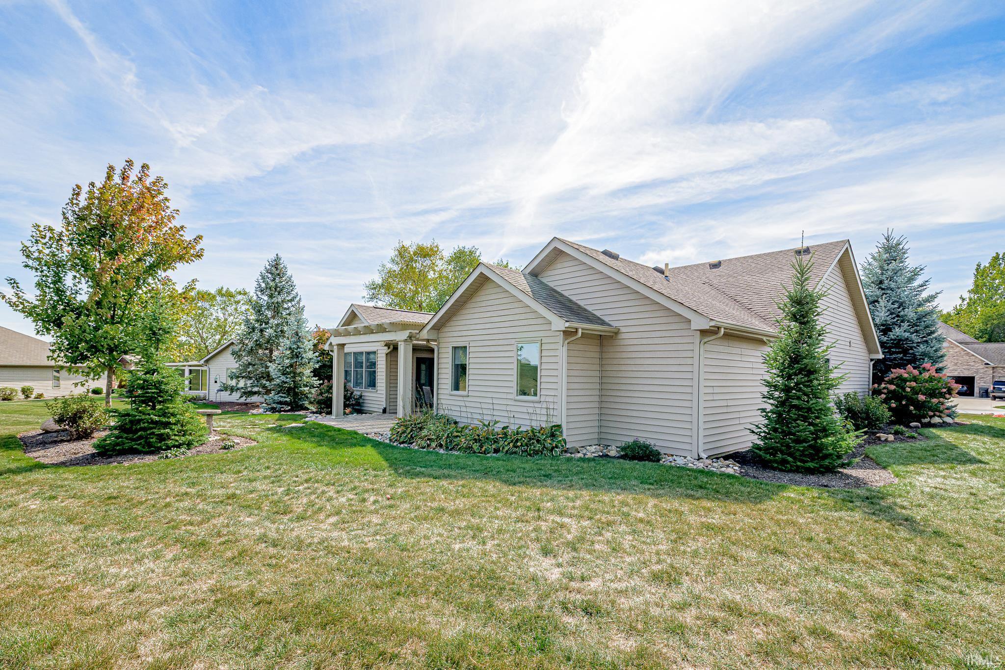 313 S Eagle Glen Trail