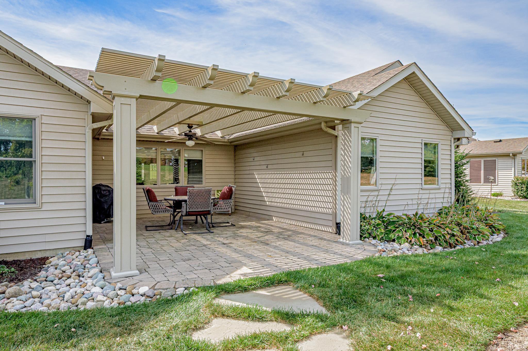 313 S Eagle Glen Trail