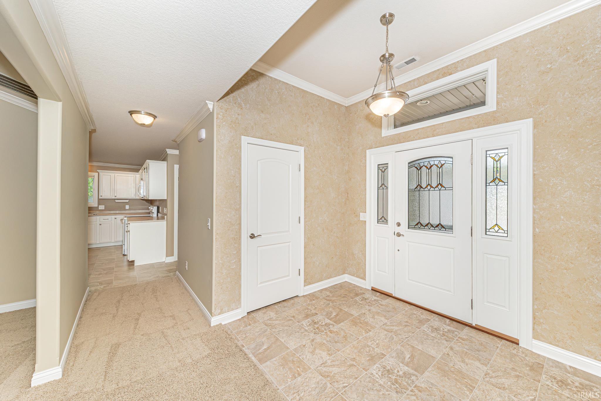 313 S Eagle Glen Trail