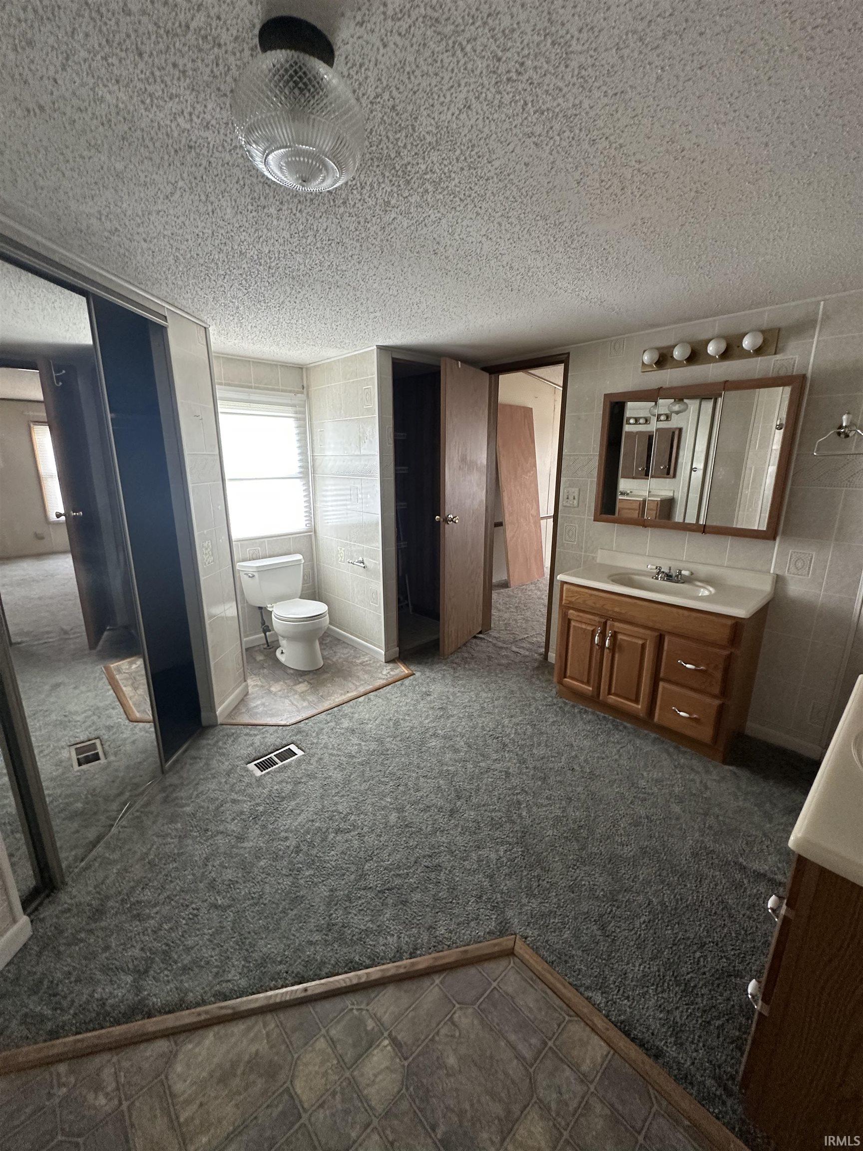 Photo 5 of 5620 Arapaho Trail