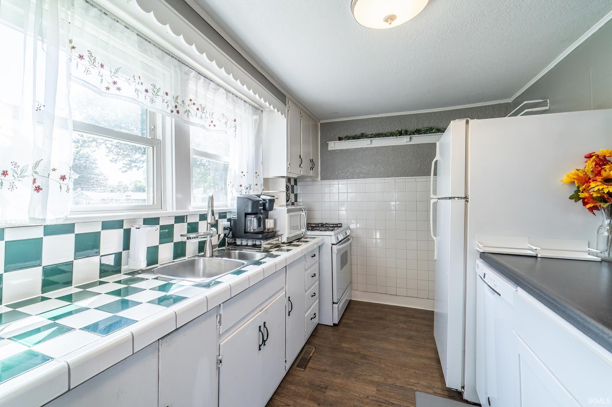 Photo 14 of 2517 Charlotte Avenue