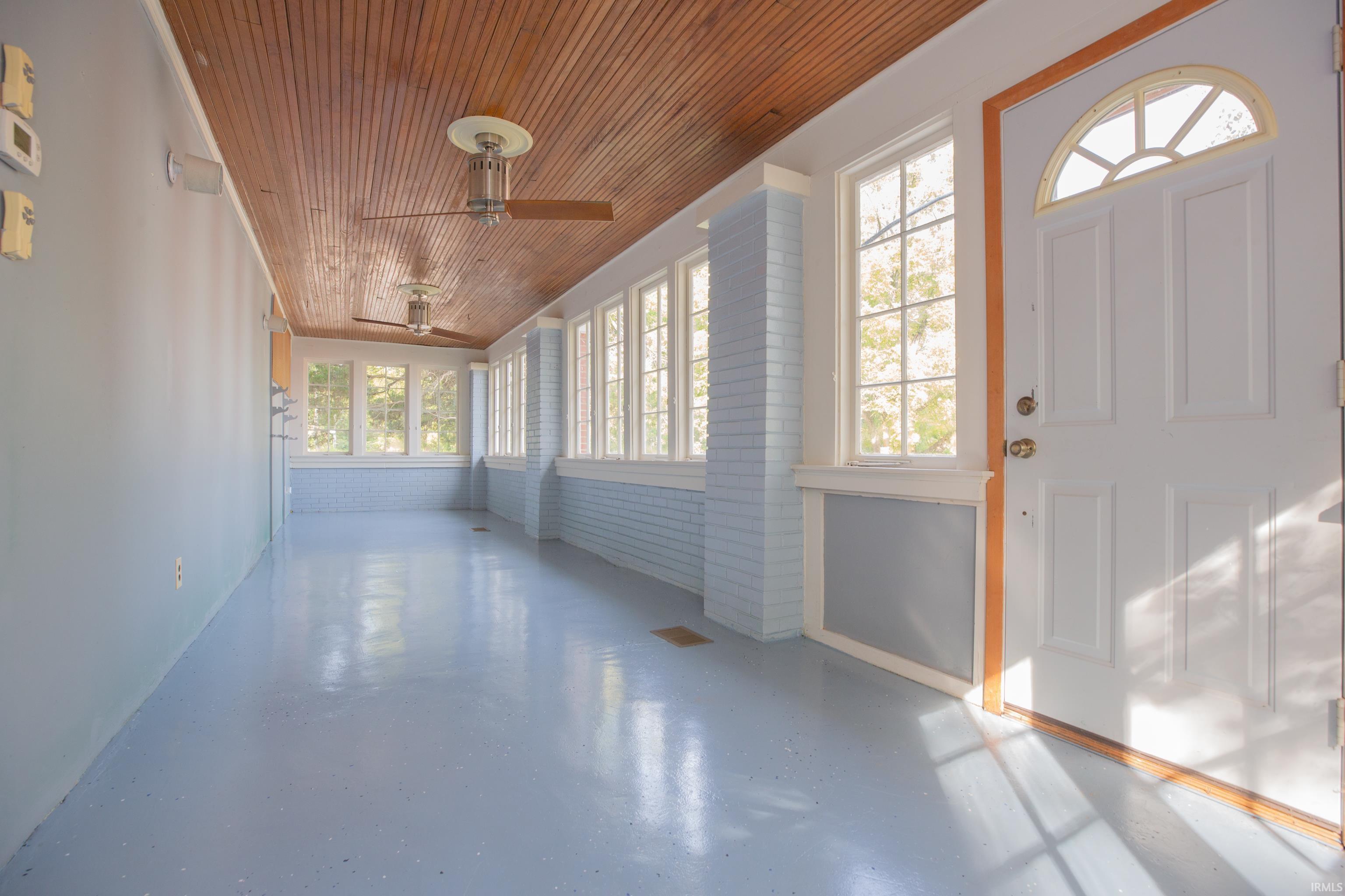 Homes for sale in Mount Vernon, IN | 9051 Middle Mount Vernon Rd, Mount Vernon, IN 47620 | MLS# 202540150