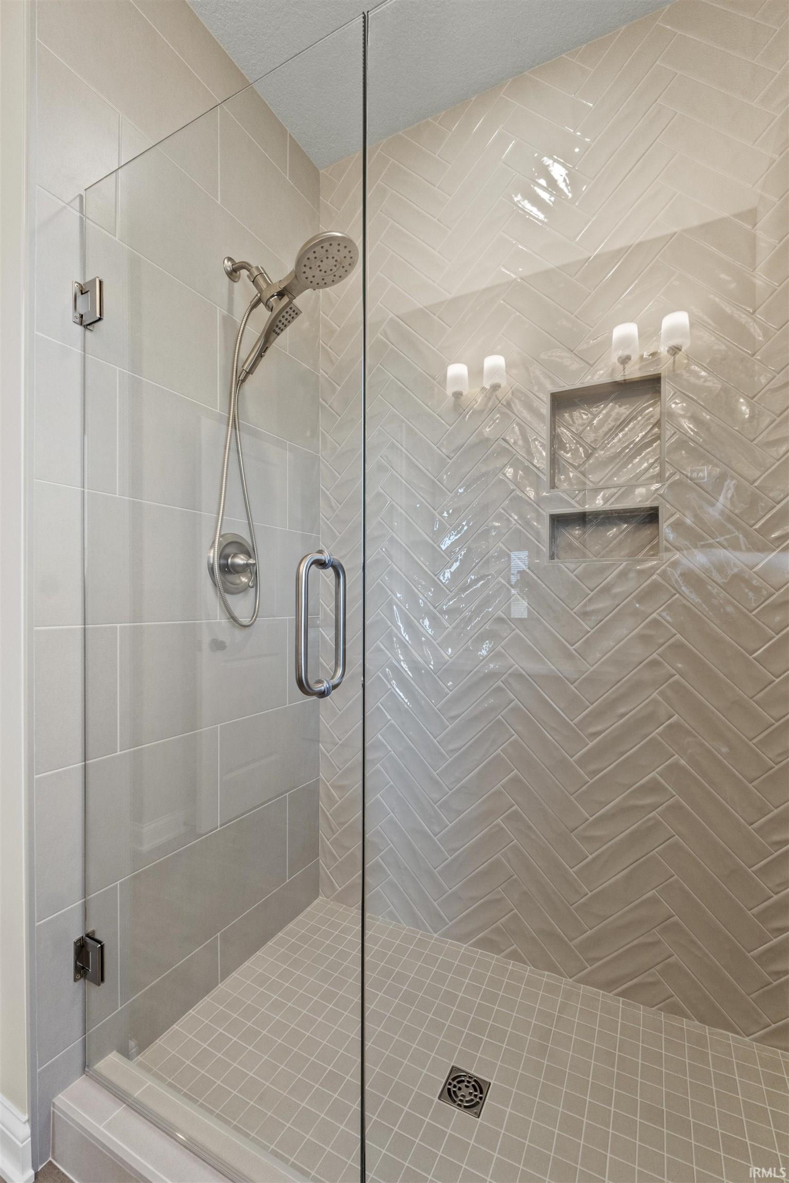 Photo 17 of 12616 Memory Lane