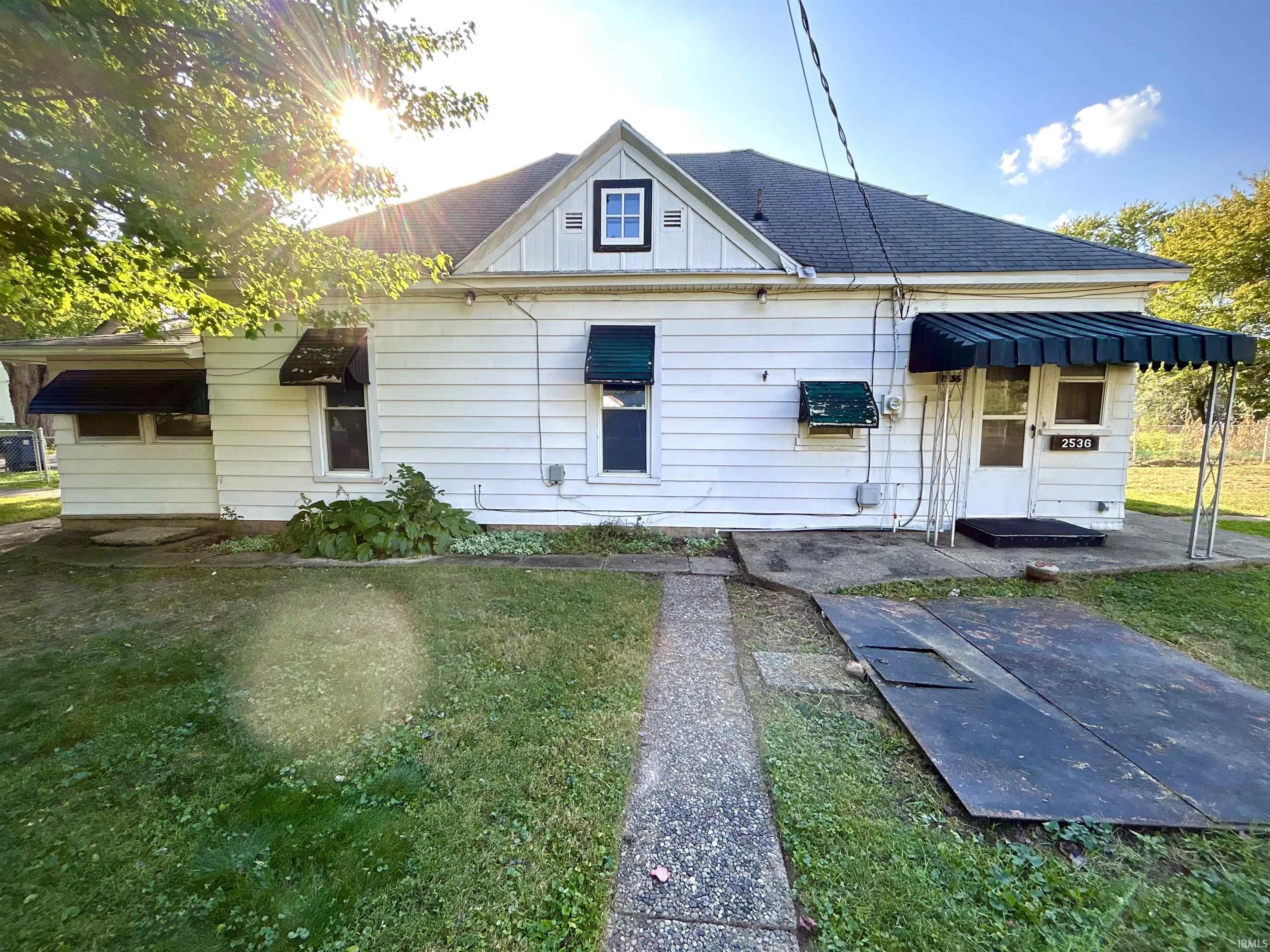 Homes for sale in Elwood, IN | 2536 S E St, Elwood, IN 46036 | MLS# 202540251