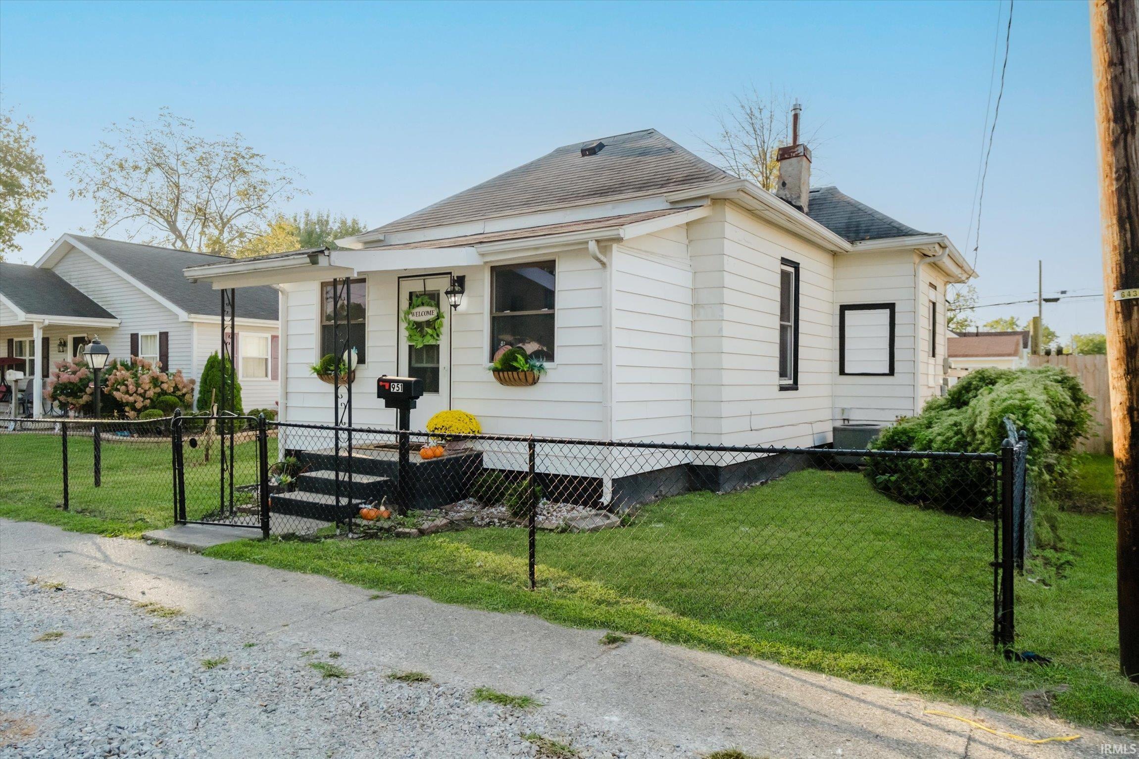 Homes for sale in Frankfort, IN | 951 W Paris St, Frankfort, IN 46041 | MLS# 202540285