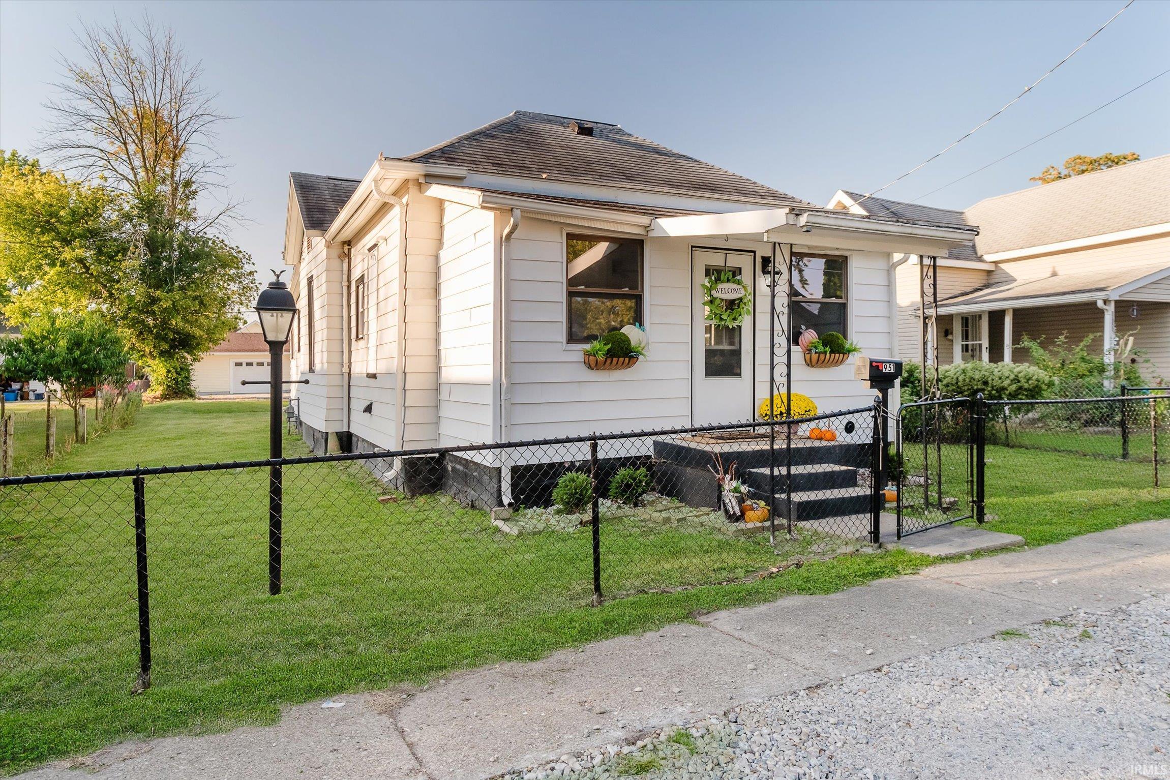 Homes for sale in Frankfort, IN | 951 W Paris St, Frankfort, IN 46041 | MLS# 202540285