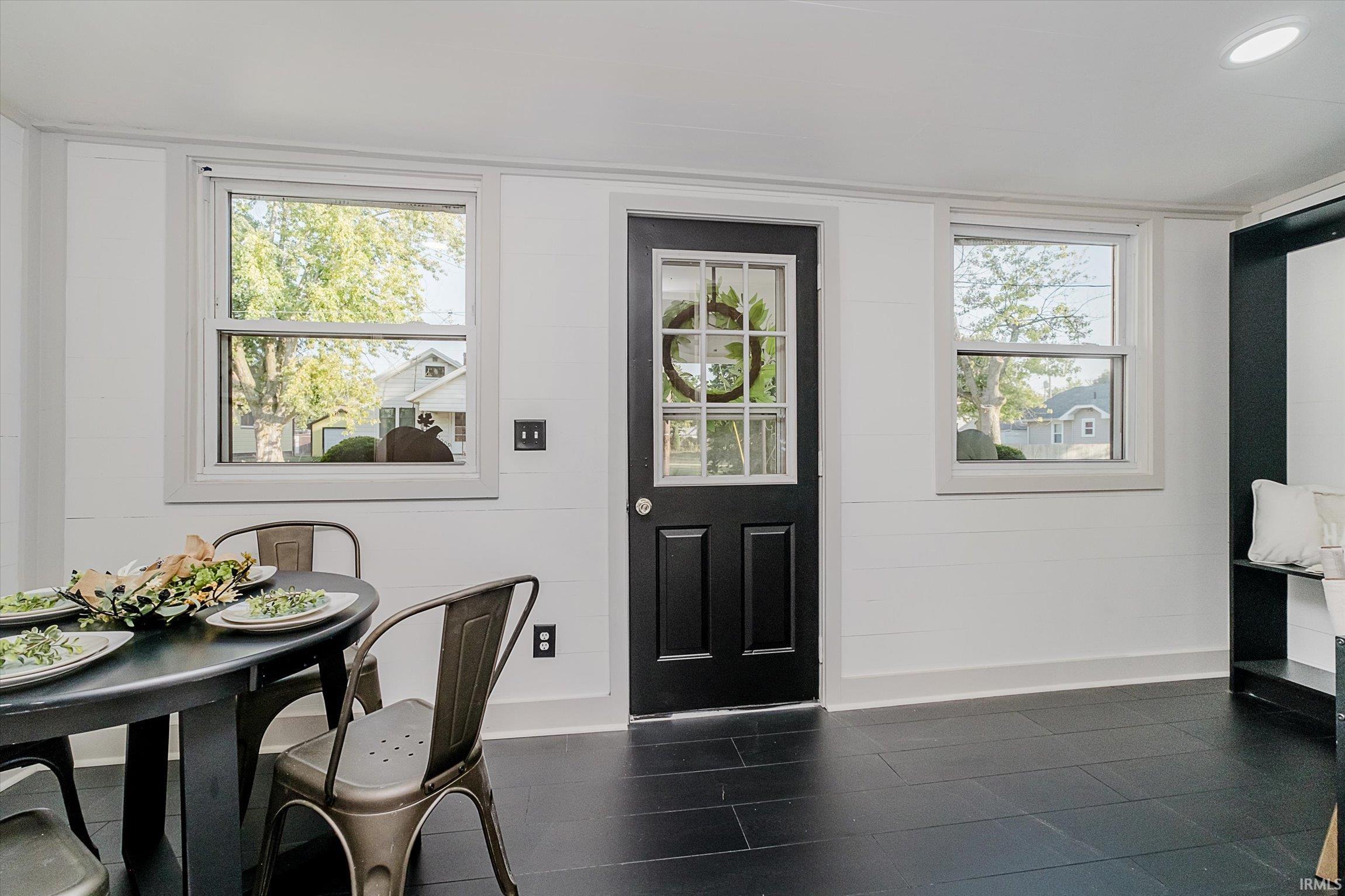 Homes for sale in Frankfort, IN | 951 W Paris St, Frankfort, IN 46041 | MLS# 202540285