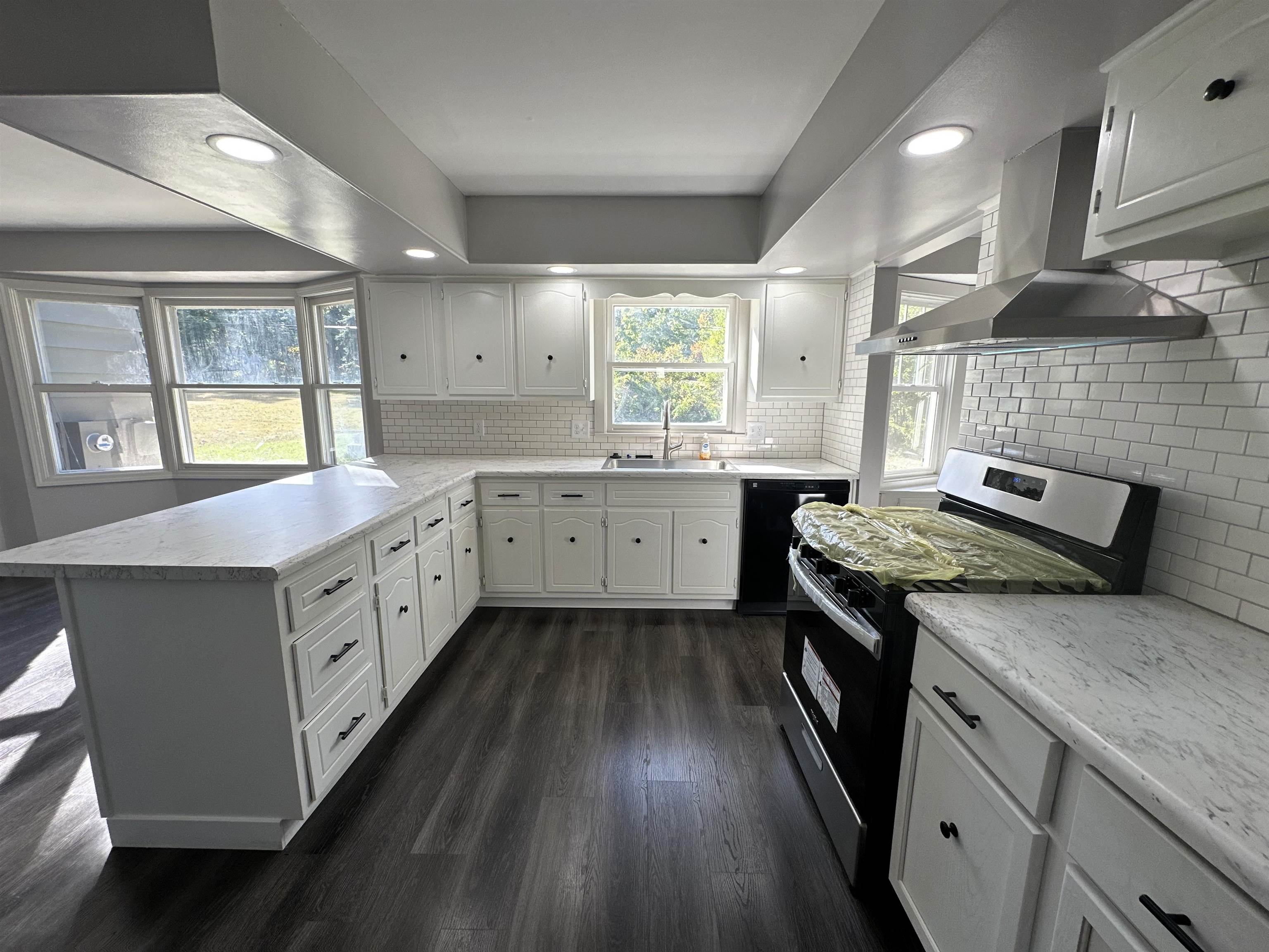 Photo 1 of 1436 S Hadley Road