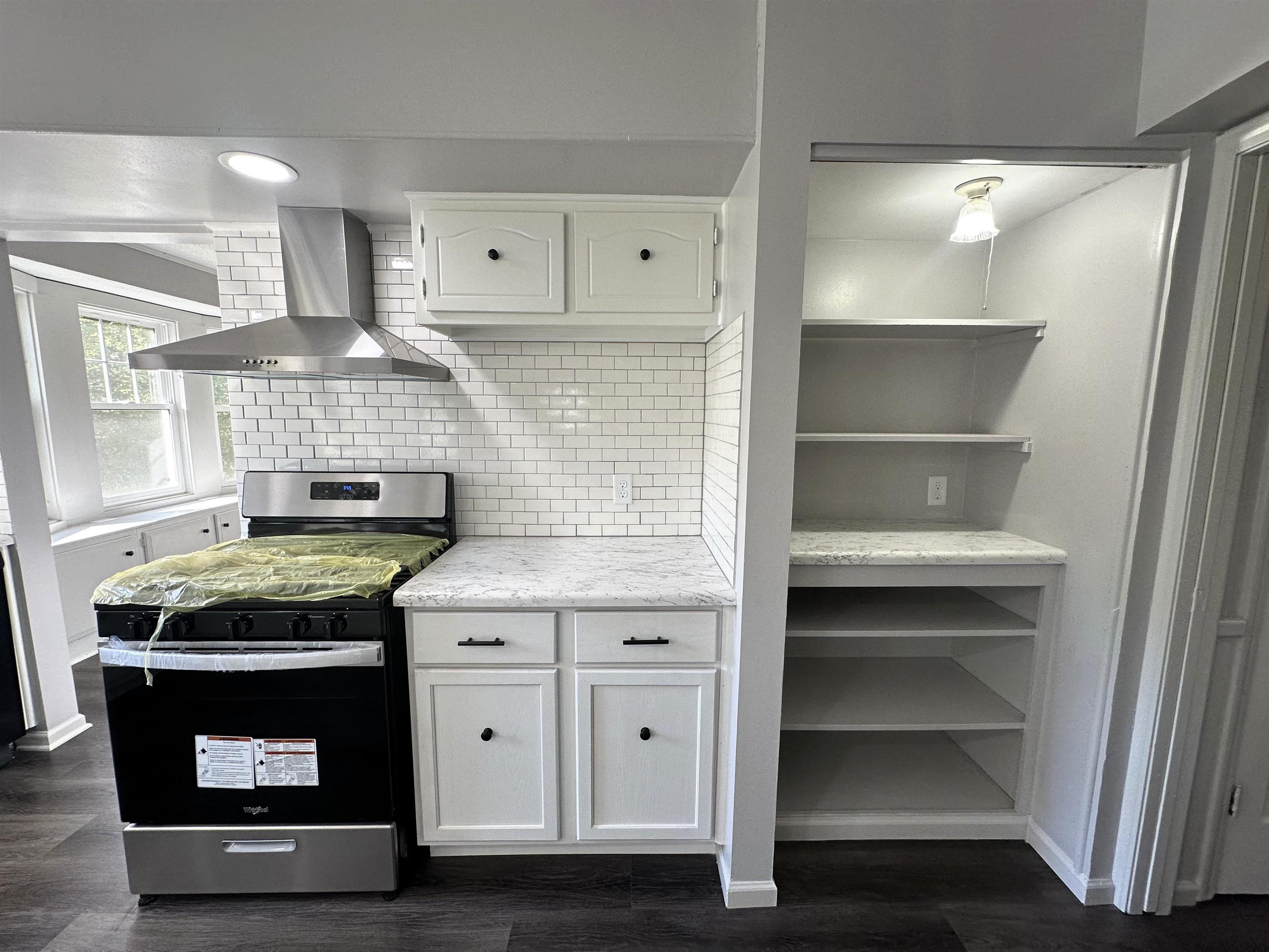 Photo 10 of 1436 S Hadley Road