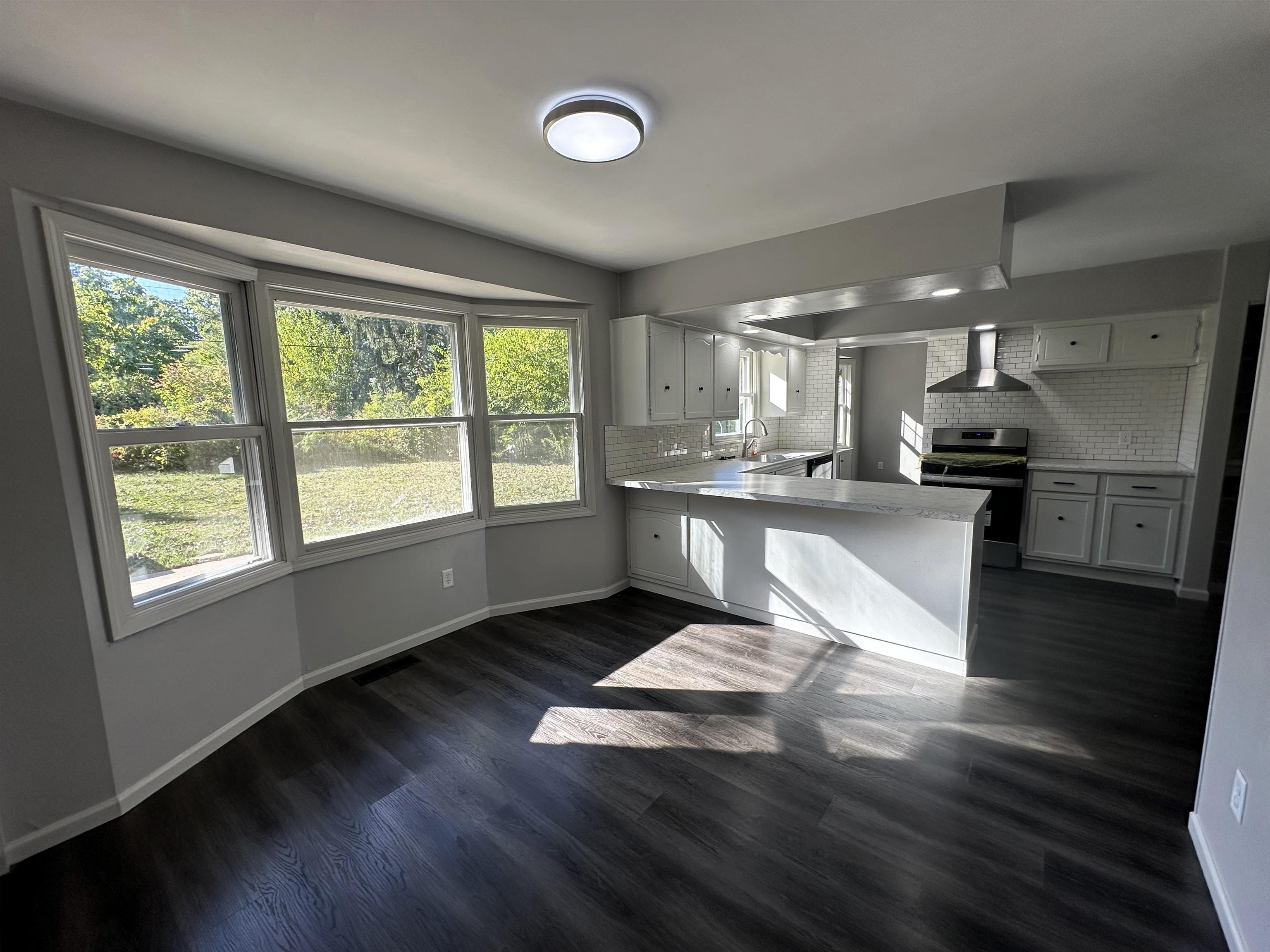 Photo 11 of 1436 S Hadley Road