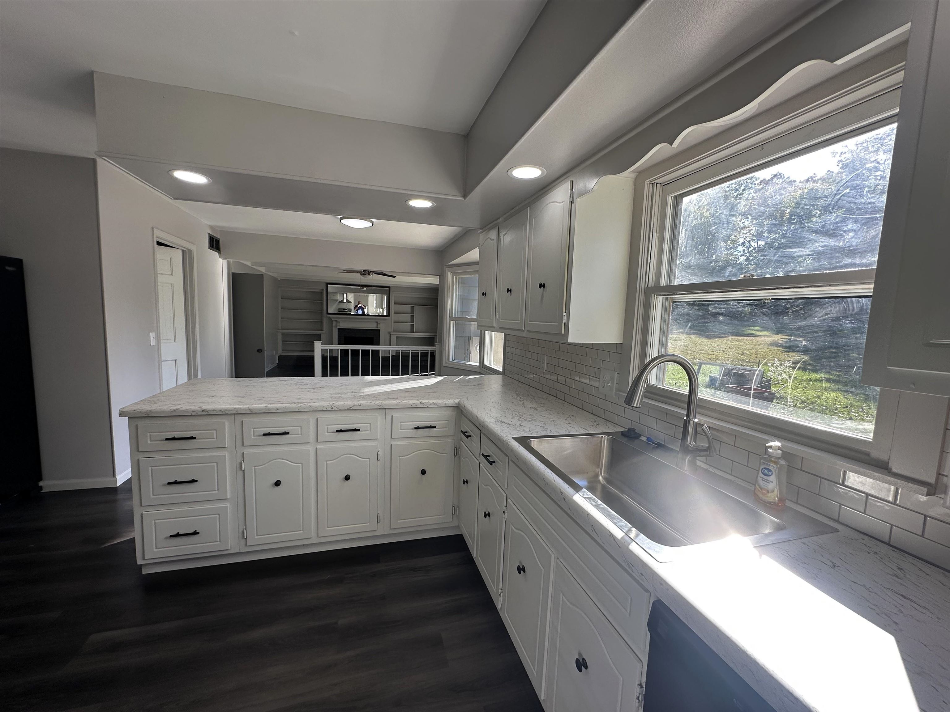 Photo 8 of 1436 S Hadley Road