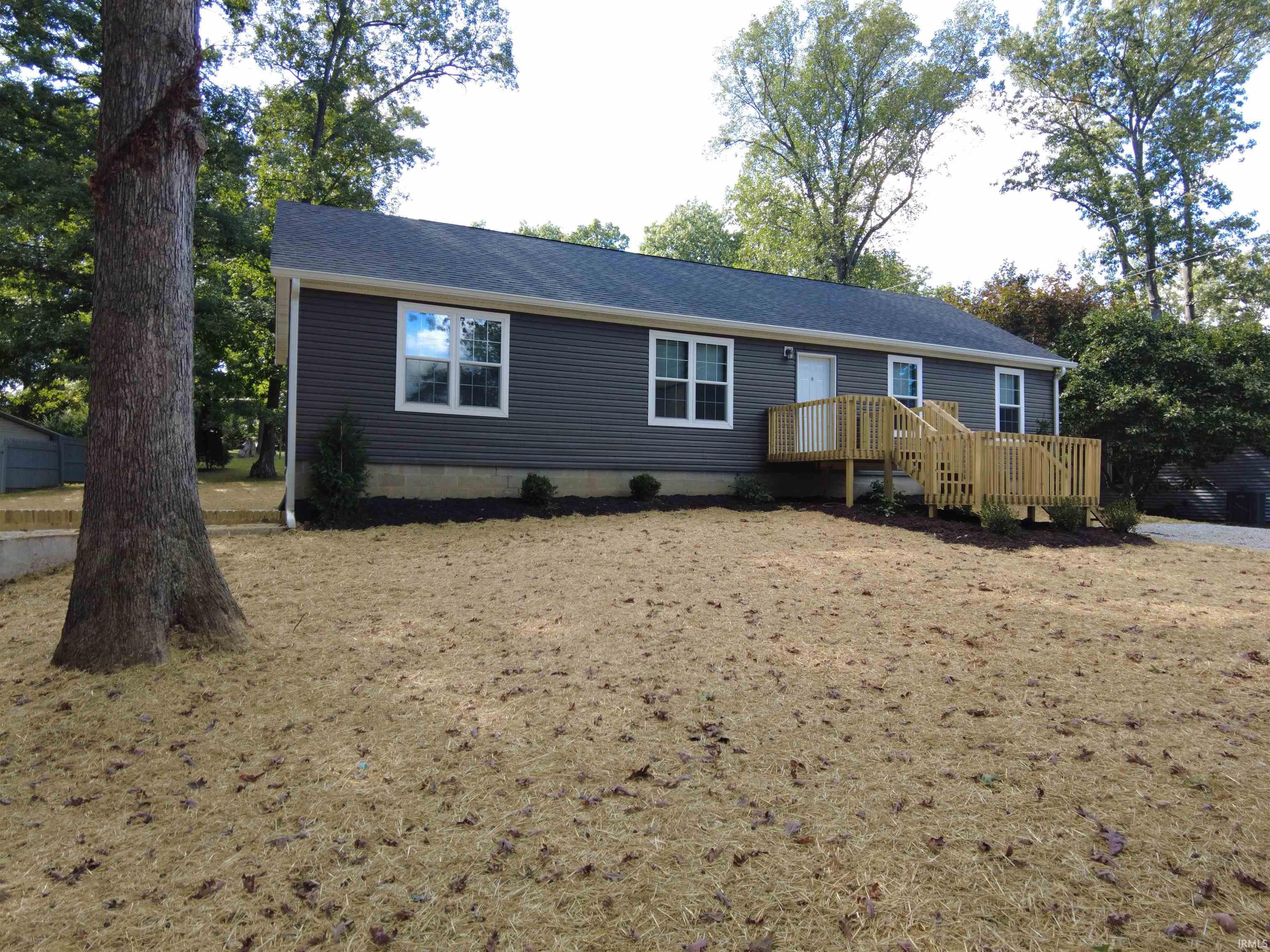 Homes for sale in Bedford, IN | 251 Briarwood Ln, Bedford, IN 47421 | MLS# 202540341