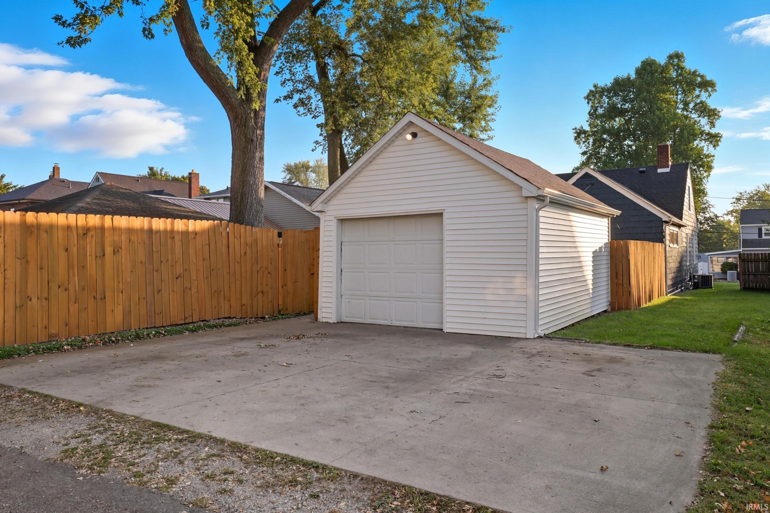 Property Photo 28