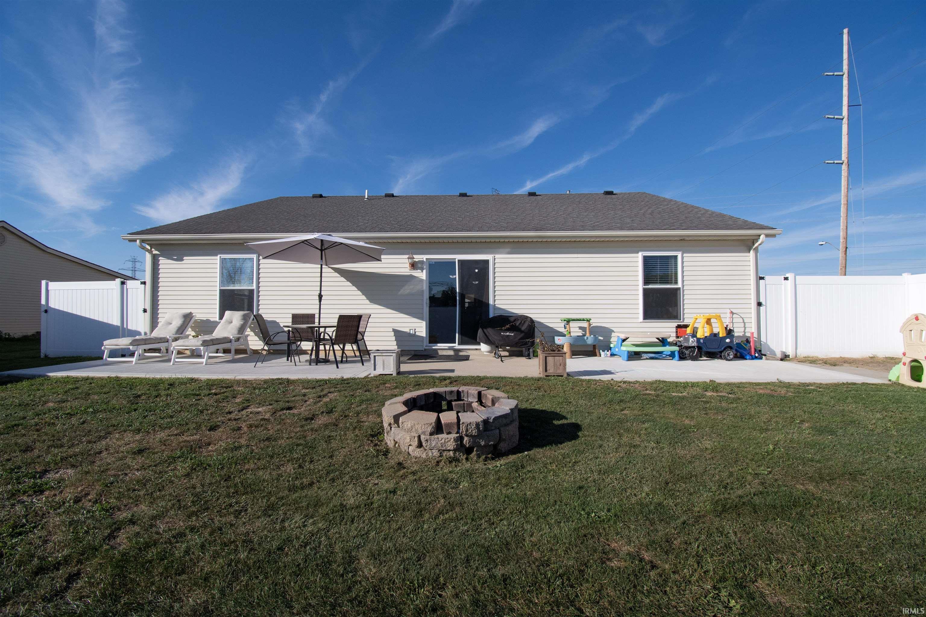 Photo 4 of 408 Sycamore Way