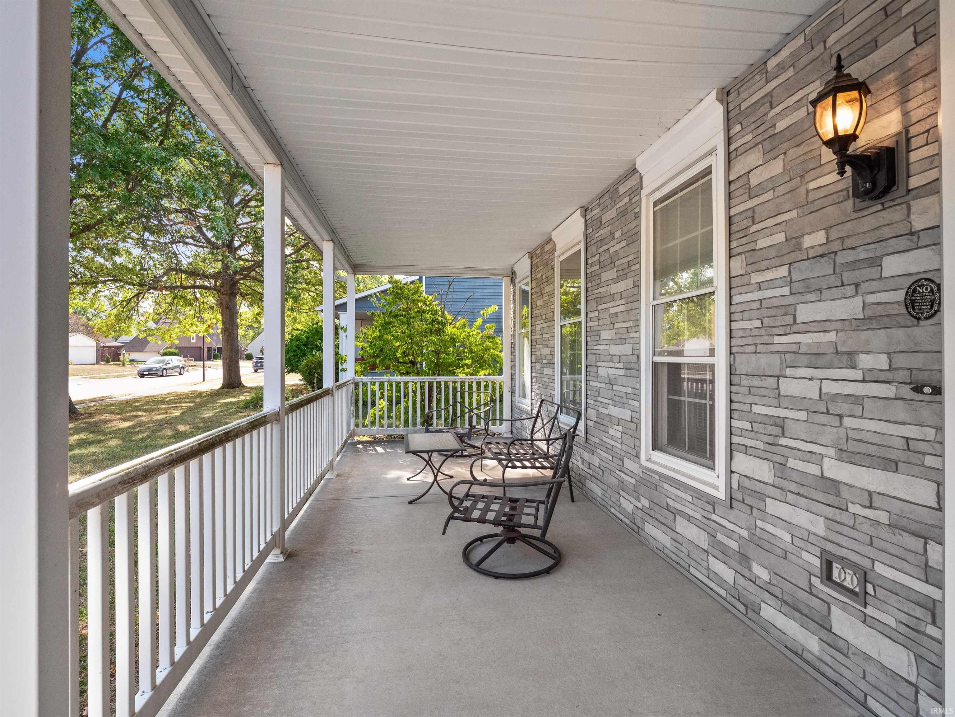 Photo 3 of 4721 Ottawa Drive